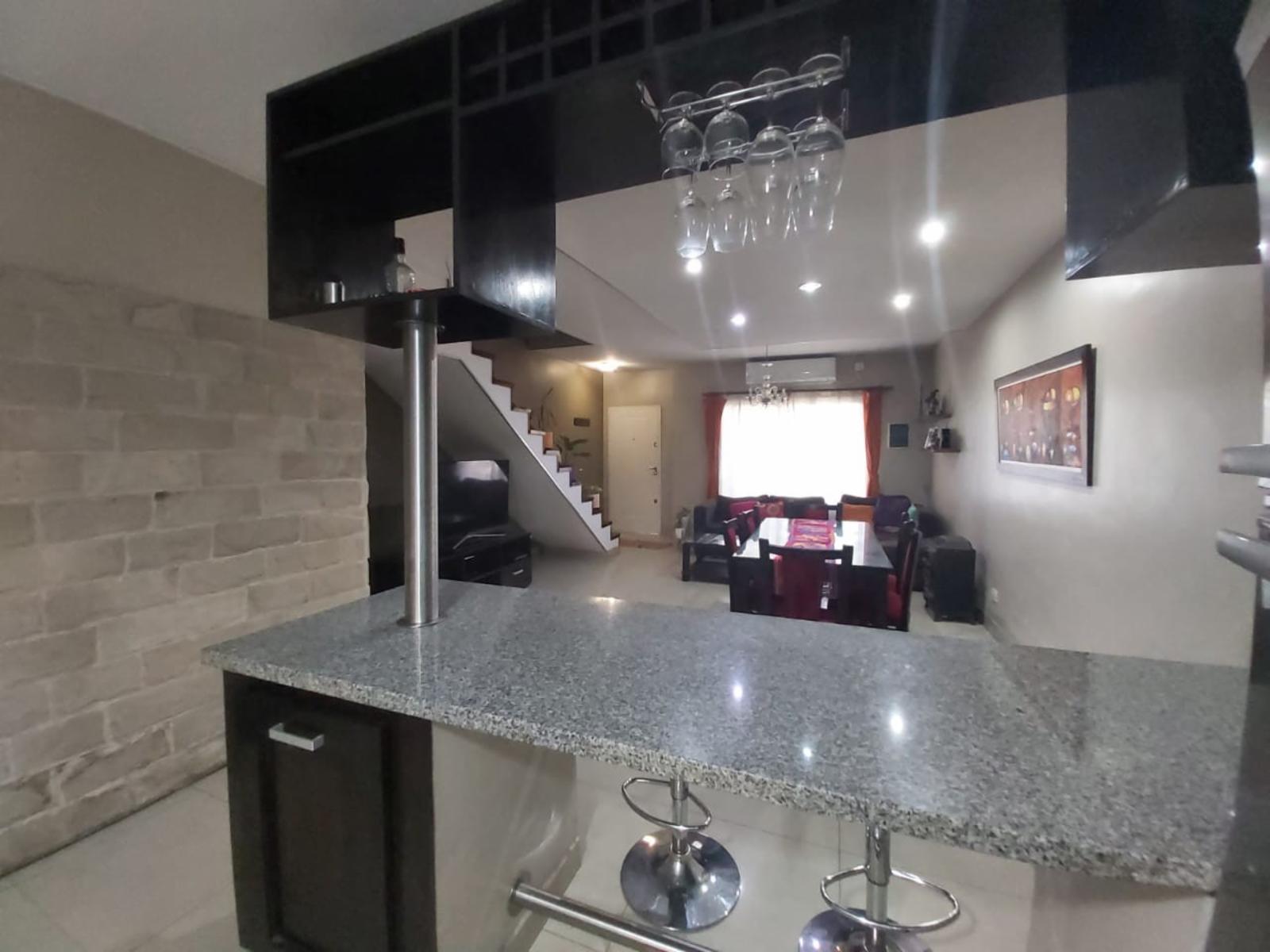 IMPECABLE DUPLEX . 2 EN EL LOTE DE 10 X 20. 4 AMBIENTES CALLE DE LOS DERECHOS HUMANOS, VILLA SARMIENTO.P.B. COCHERA CON ACCESO AUTOMATIZADO, . SUSANA QUINELLI NEGOCIOS INMOBILIARIOS 156 5837048 — foto 9