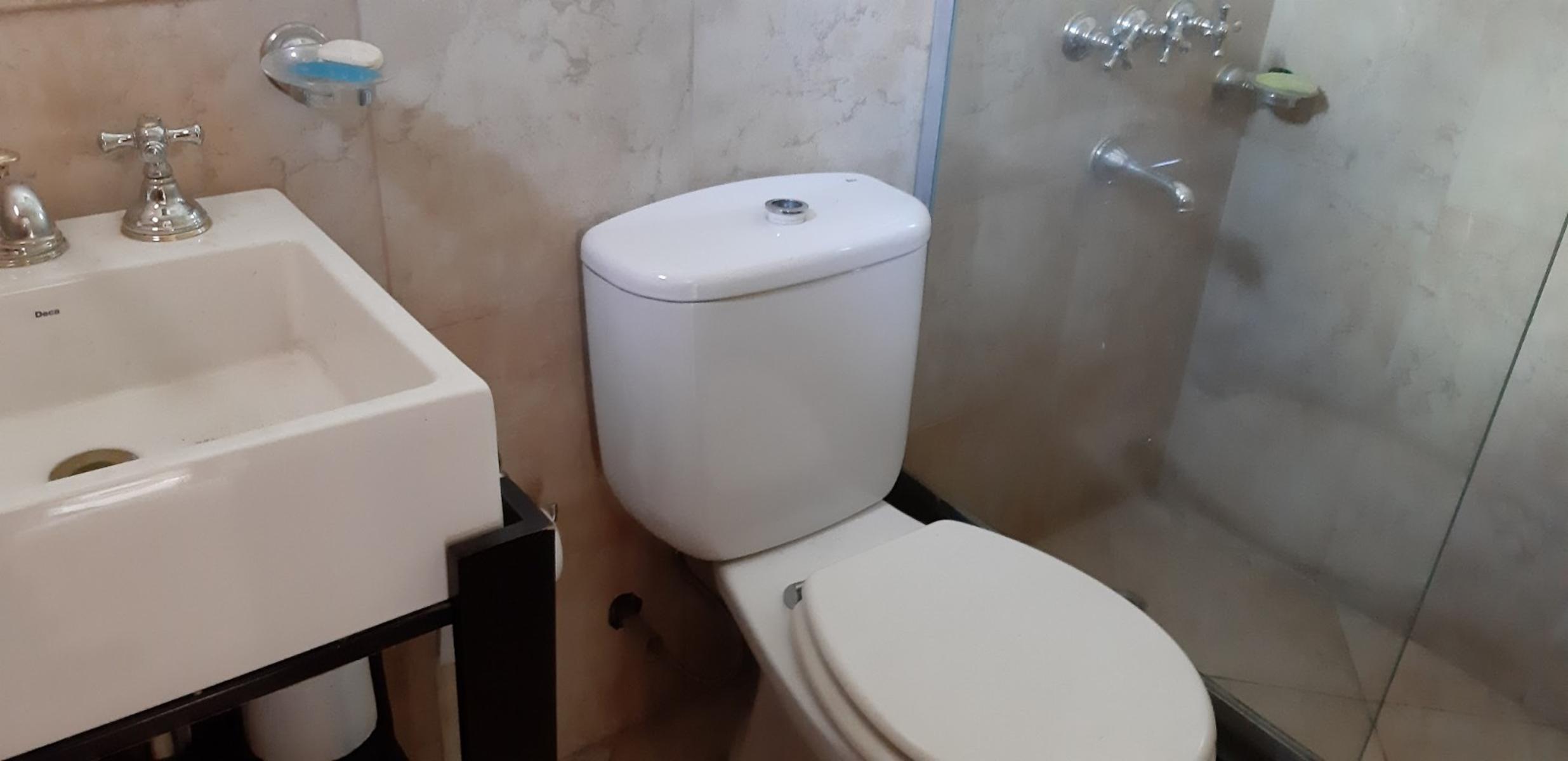 IMPECABLE CHALET EN 2 PLANTAS, CALLE SOURIGNES EL PALOMAR, CON JARDIN AL FRENTE CON REJAS Y COCHERA DESCUBIERTA. SUSANA QUINELLI NEGOCIOS INMOBILIARIOS 156 583 7048 — foto 4