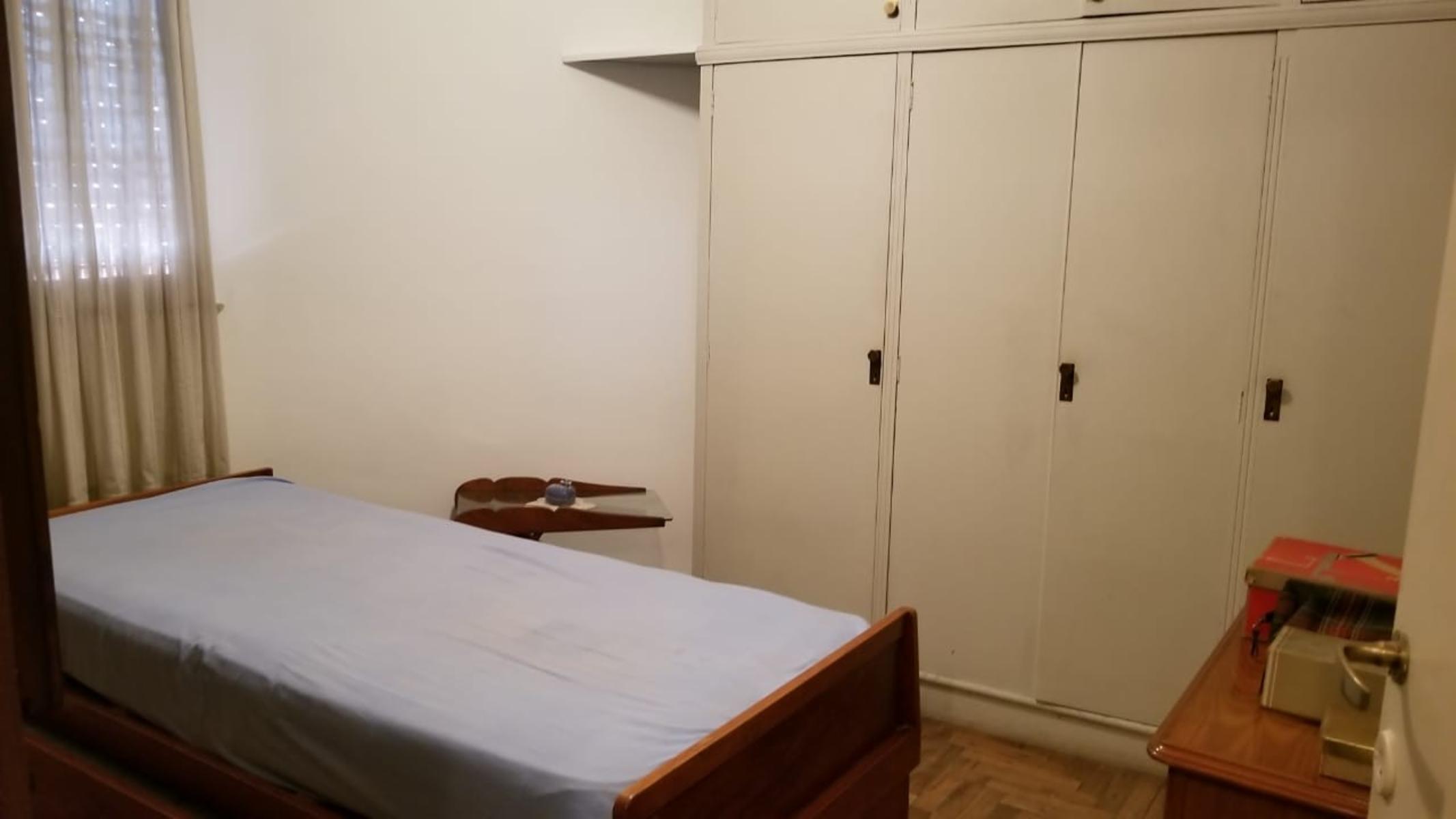 IMPORTANTE CHALET EN RAMOS MEJIA, CALLE ALVARADO Y AVELLANEDA, 3 AMBIENTES CON PATIO Y COCHERA CUBIERTA, PARRILLA. SUSANA QUINELLI NEGOCIOS INMOBILIARIOS 156 5837048 — foto 8