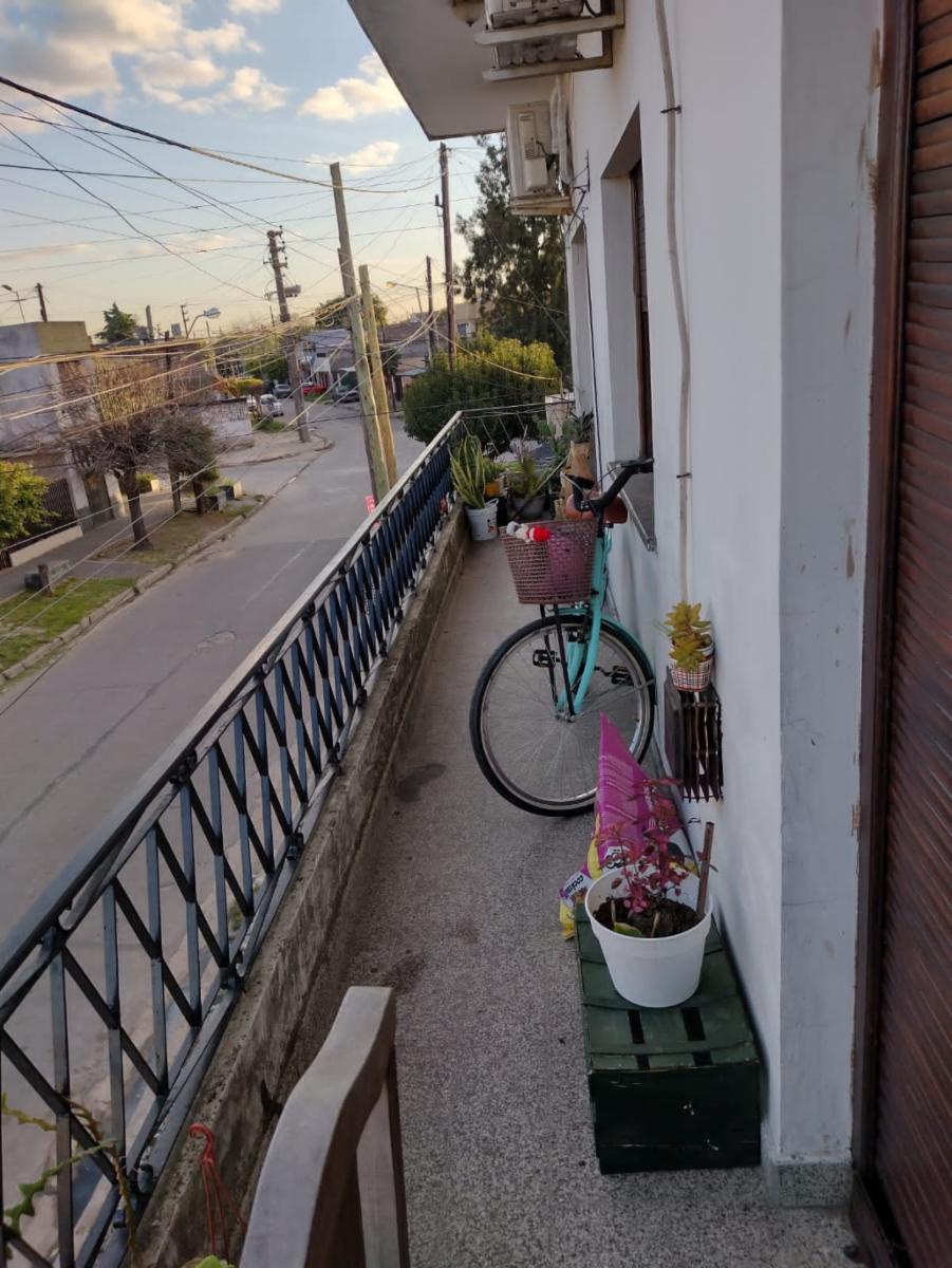 SE VENDE DEPARTAMENTO DE 4 AMBIENTES EN PLANTA ALTA, GALPON Y LOCAL EN PLANTA BAJA. CALLE BULNES 2300 EL PALOMAR. SUSANA QUINELLI NEGOCIOS INMOBILIARIOS — foto 7