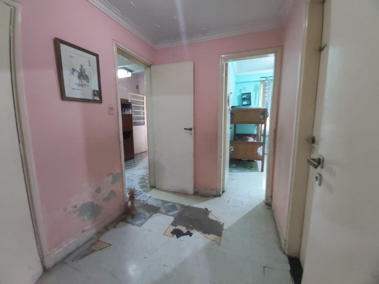 SE VENDE CASA CON LOTE PROPIO EN VILLA SARMIENTO. CALLE J.PORTELA AL 1200, 3 AMBIENTES CON COCHERA. SUSANA QUINELLI NEGOCIOS INMOBILIARIOS 4 659 5544 156 5837048 — foto 4