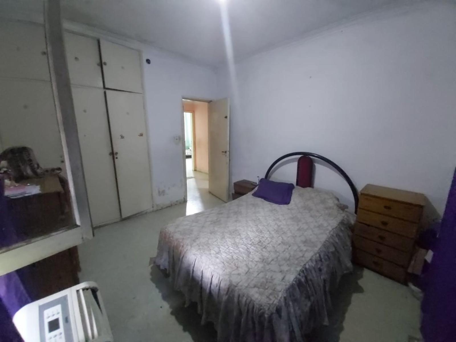 SE VENDE CASA CON LOTE PROPIO EN VILLA SARMIENTO. CALLE J.PORTELA AL 1200, 3 AMBIENTES CON COCHERA. SUSANA QUINELLI NEGOCIOS INMOBILIARIOS 4 659 5544 156 5837048 — foto 7
