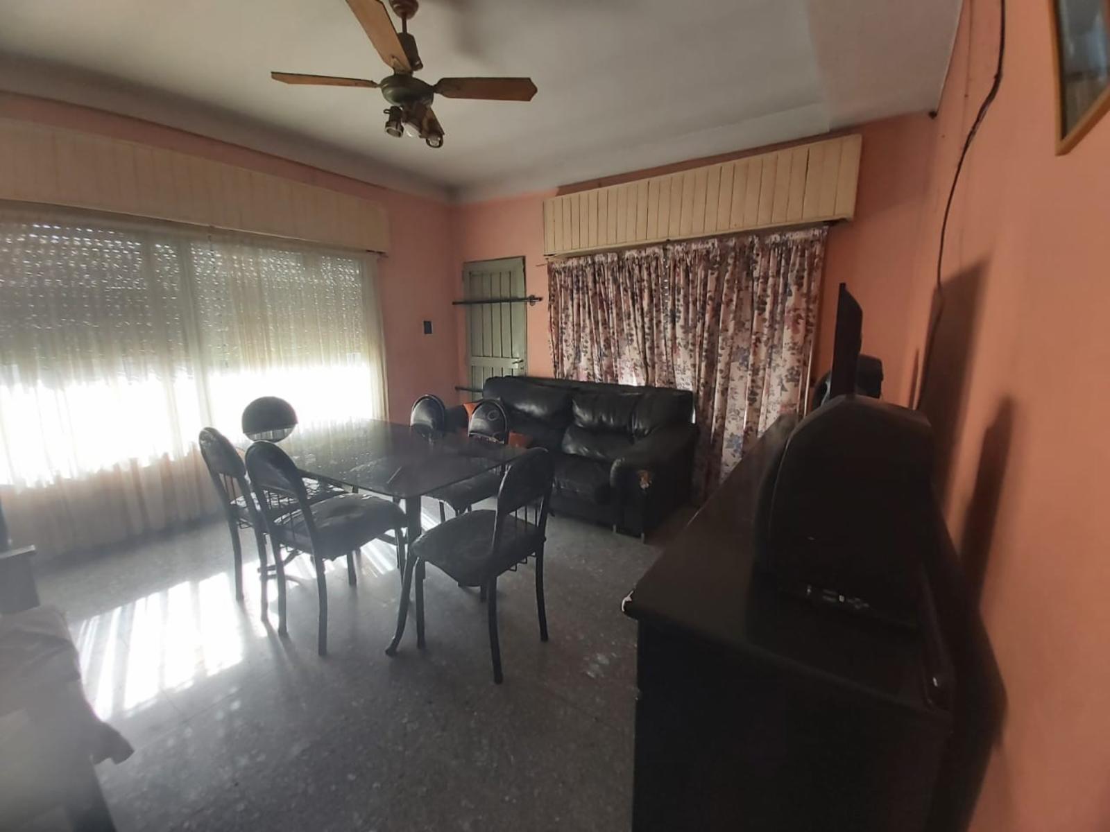 SE VENDE CASA CON LOTE PROPIO EN VILLA SARMIENTO. CALLE J.PORTELA AL 1200, 3 AMBIENTES CON COCHERA. SUSANA QUINELLI NEGOCIOS INMOBILIARIOS 4 659 5544 156 5837048 — foto 9