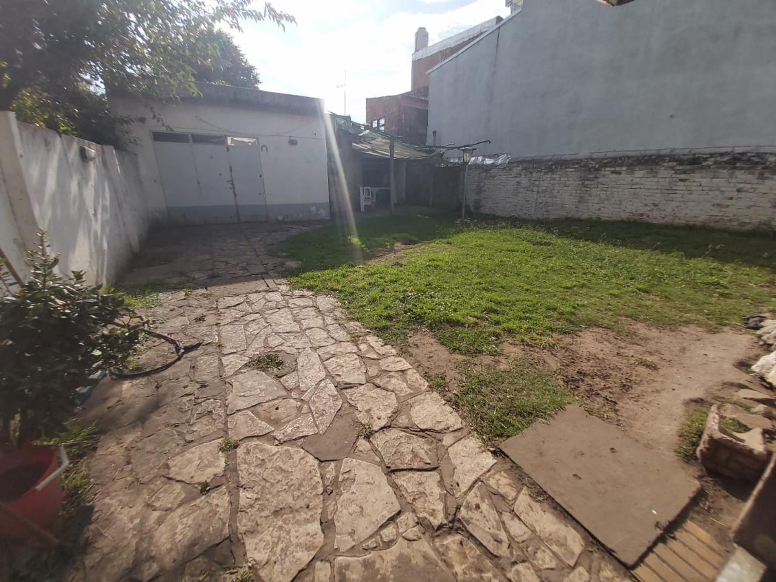 SE VENDE CASA CON LOTE PROPIO EN VILLA SARMIENTO. CALLE J.PORTELA AL 1200, 3 AMBIENTES CON COCHERA. SUSANA QUINELLI NEGOCIOS INMOBILIARIOS 4 659 5544 156 5837048 — foto 12
