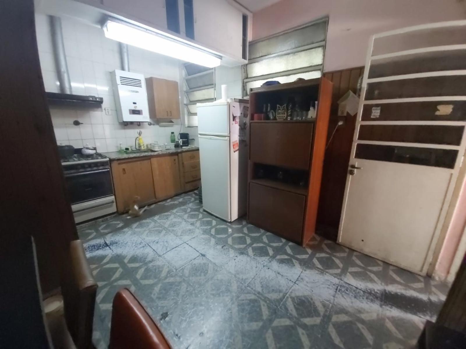 SE VENDE CASA CON LOTE PROPIO EN VILLA SARMIENTO. CALLE J.PORTELA AL 1200, 3 AMBIENTES CON COCHERA. SUSANA QUINELLI NEGOCIOS INMOBILIARIOS 4 659 5544 156 5837048 — foto 14
