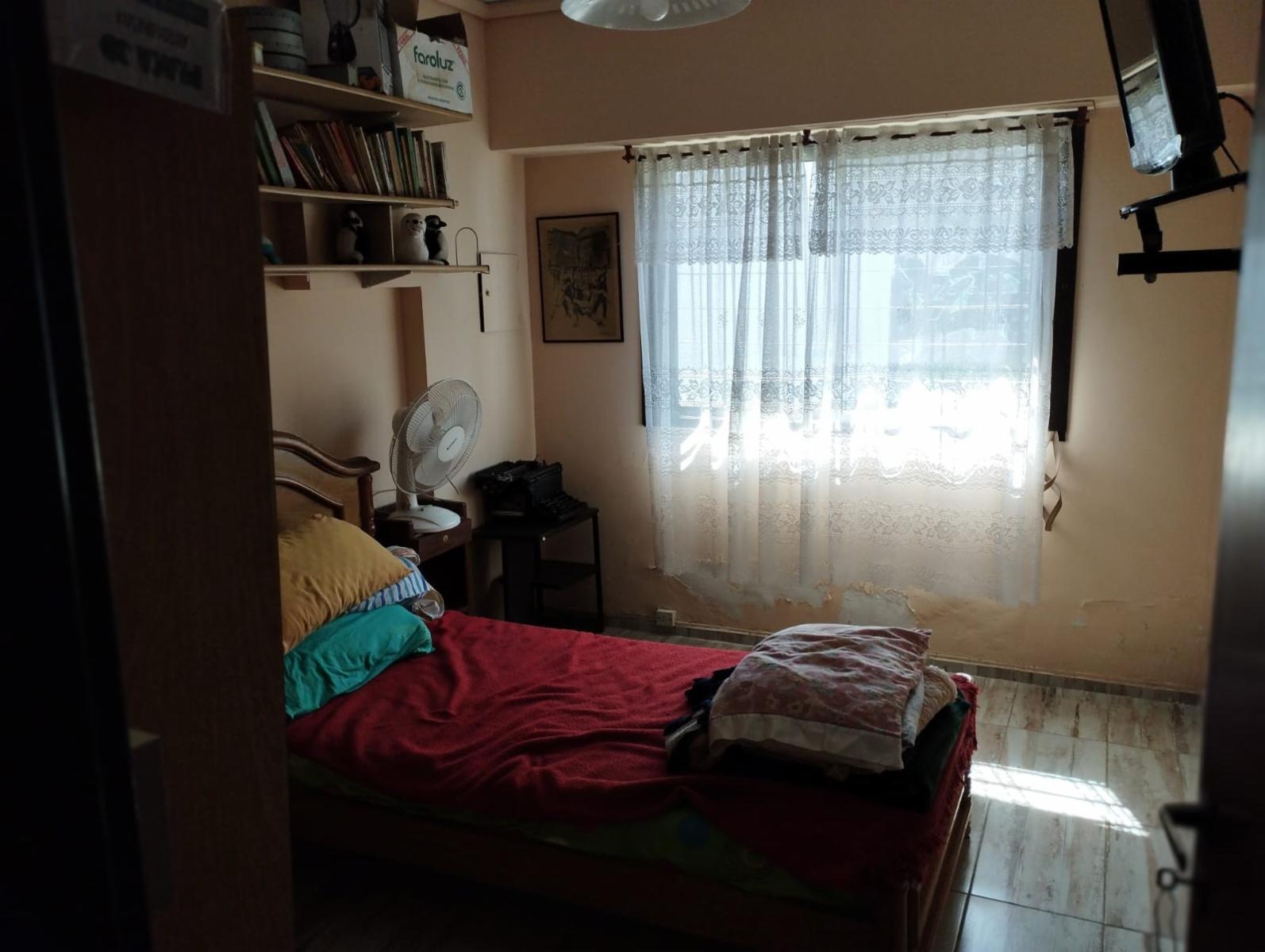 VENTA DE: CASA DE 4 AMBIENTES CON JARDIN EN LOTE DE 11 X 70 M2. A 5 CUADRAS DEL CENTRO DE MORON. — foto 13