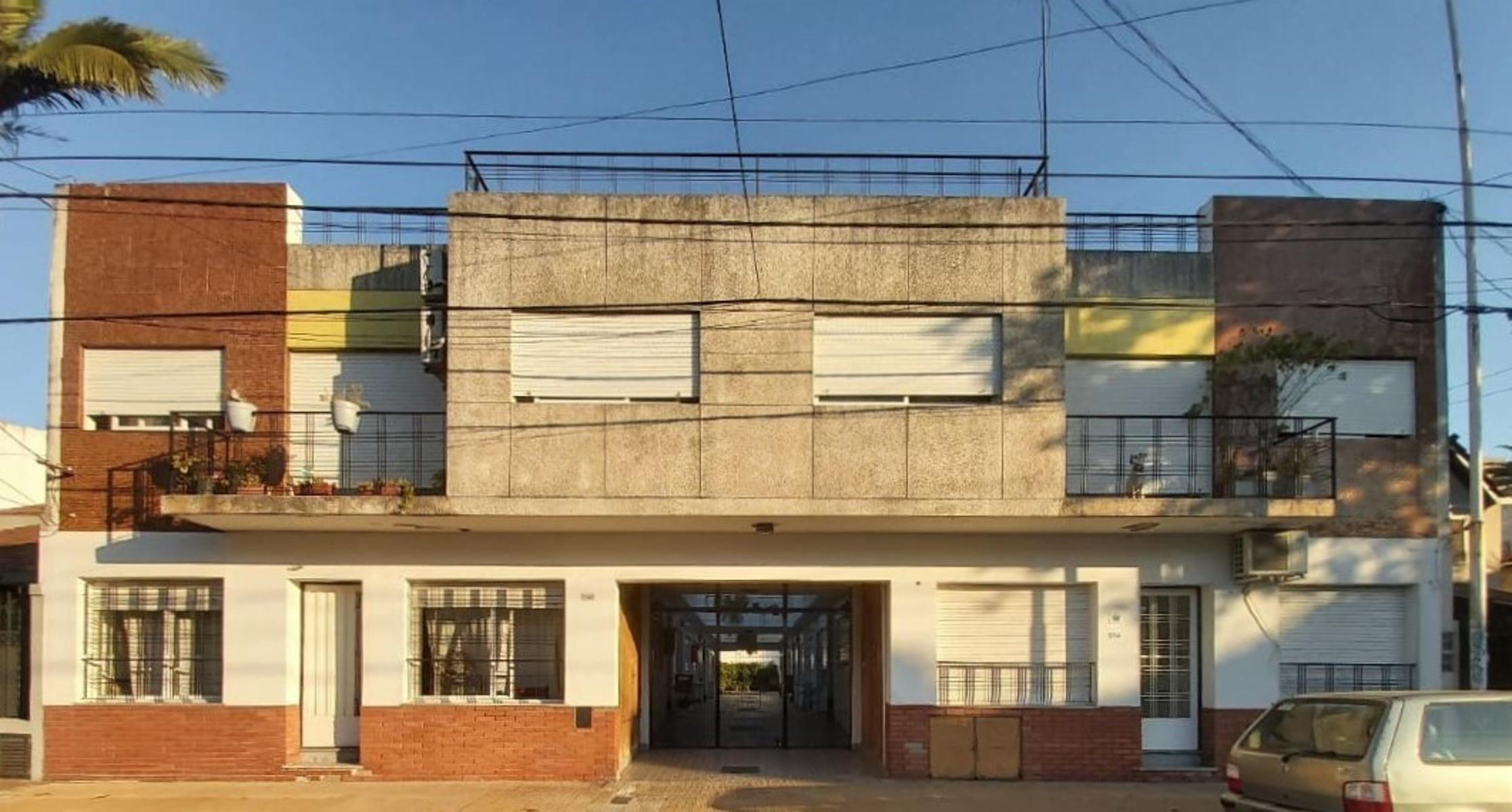 DEPARTAMENTO AL CONTRAFRENTE 1º P. 3 AMB V.STO