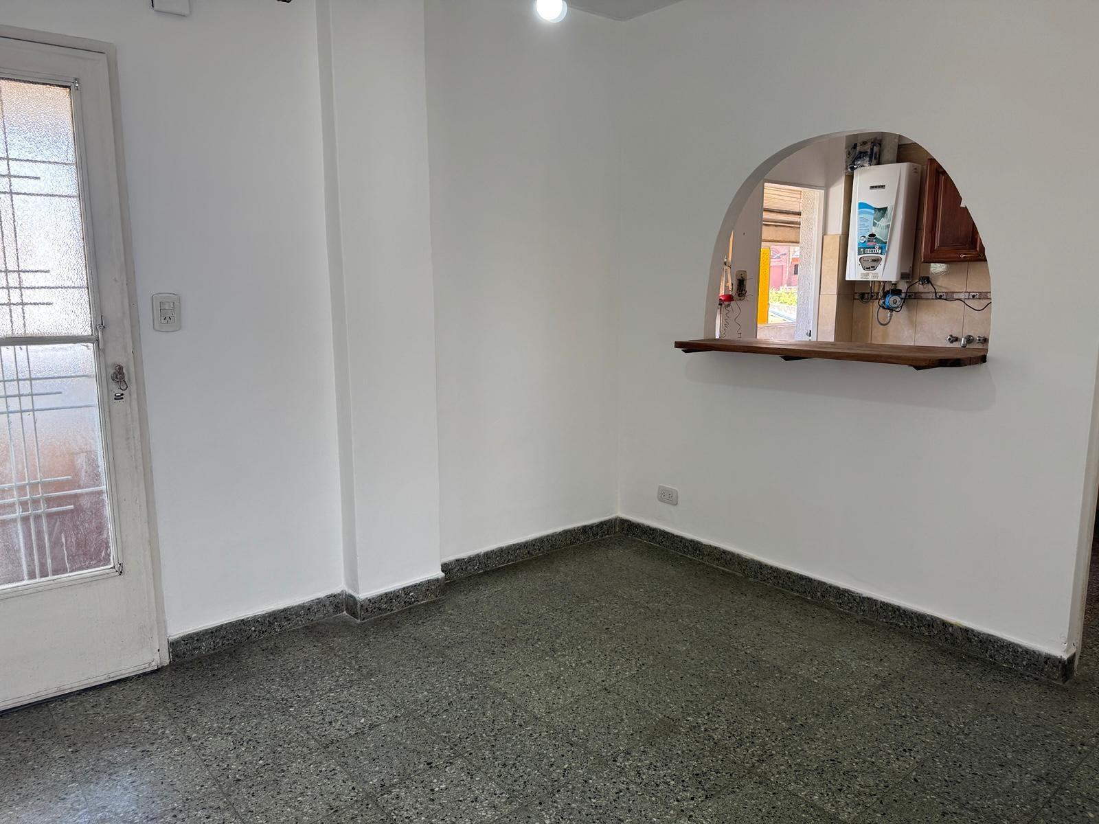 DEPARTAMENTO AL CONTRAFRENTE 1º P. 3 AMB V.STO — foto 4