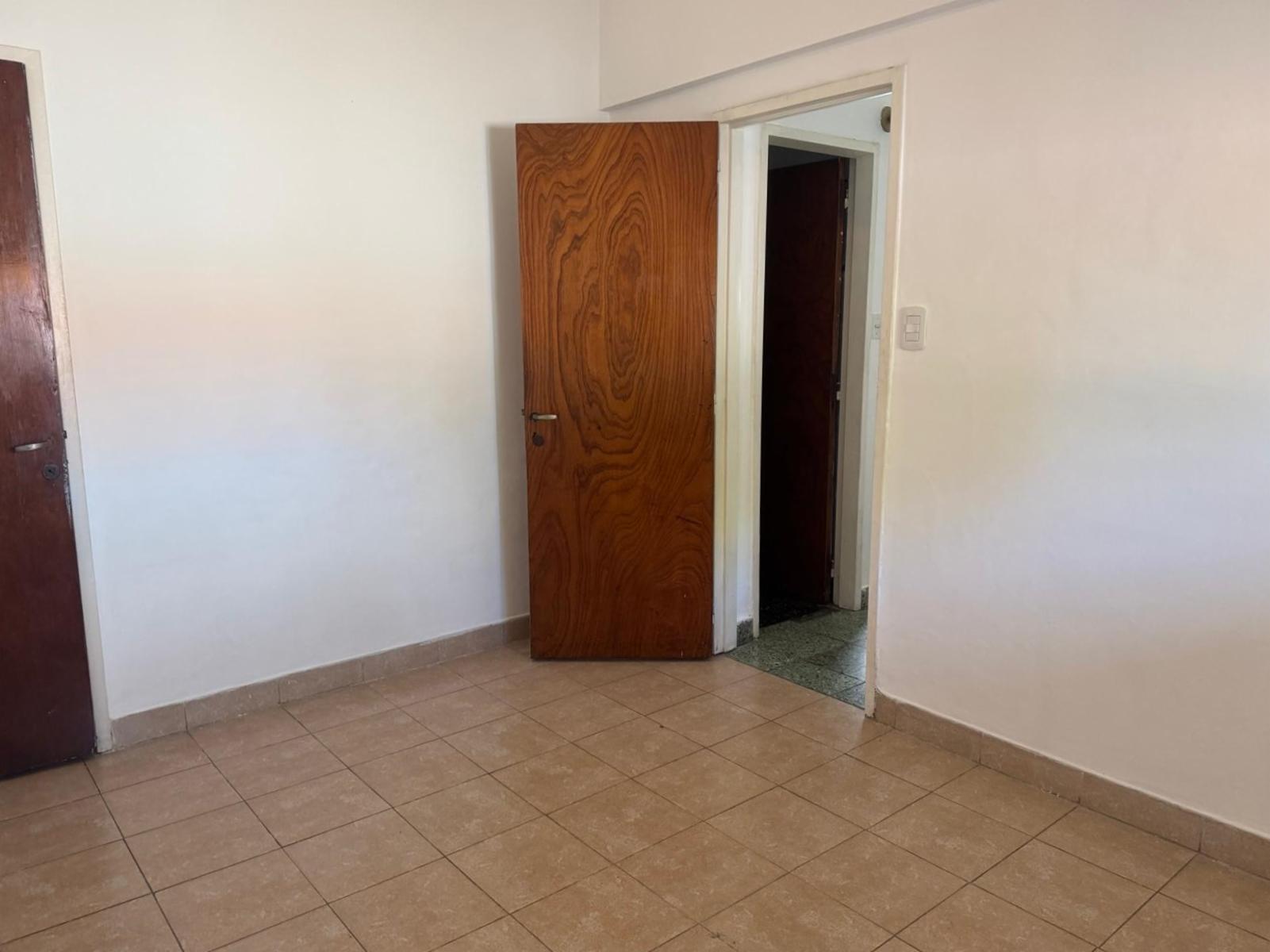 DEPARTAMENTO AL CONTRAFRENTE 1º P. 3 AMB V.STO — foto 11