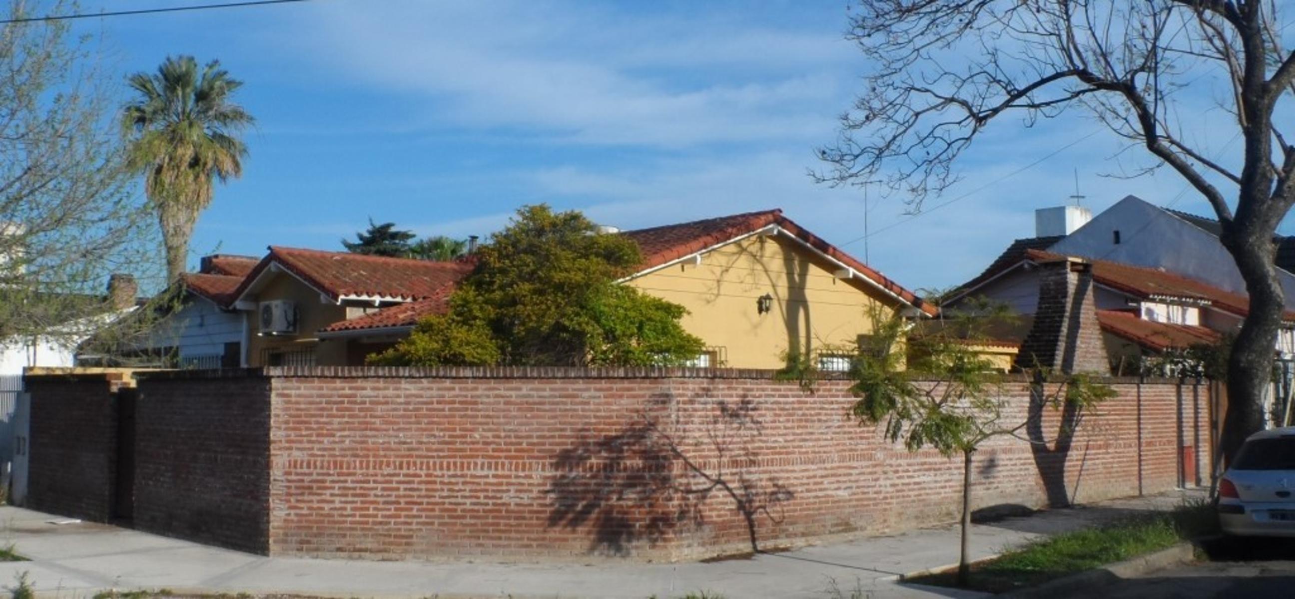 CHALET 3 AB. VILLA SARMIENTO