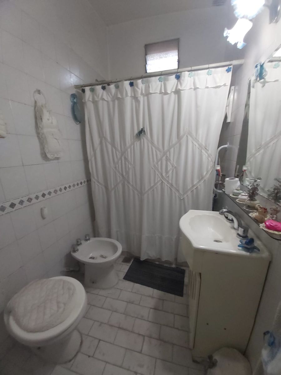 DEPARTAMENTO 2 AMB. INT. 1R PISO C/COCHERA — foto 10