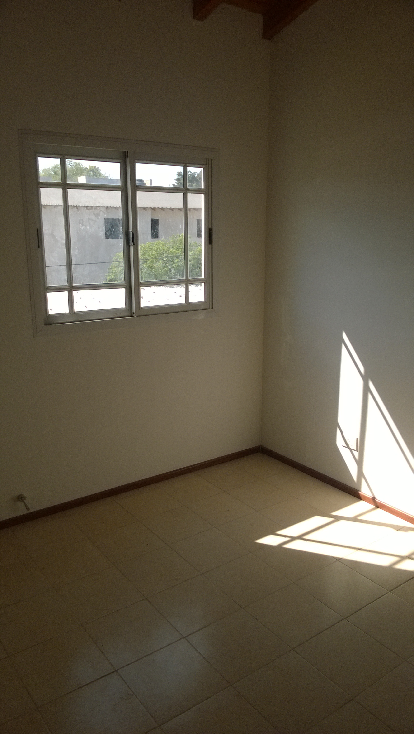 EXCELENTE DUPLEX EN VENTA - MALABIA 1501 - BARRIO LAS ACACIAS - BARADERO - BS AS — foto 2