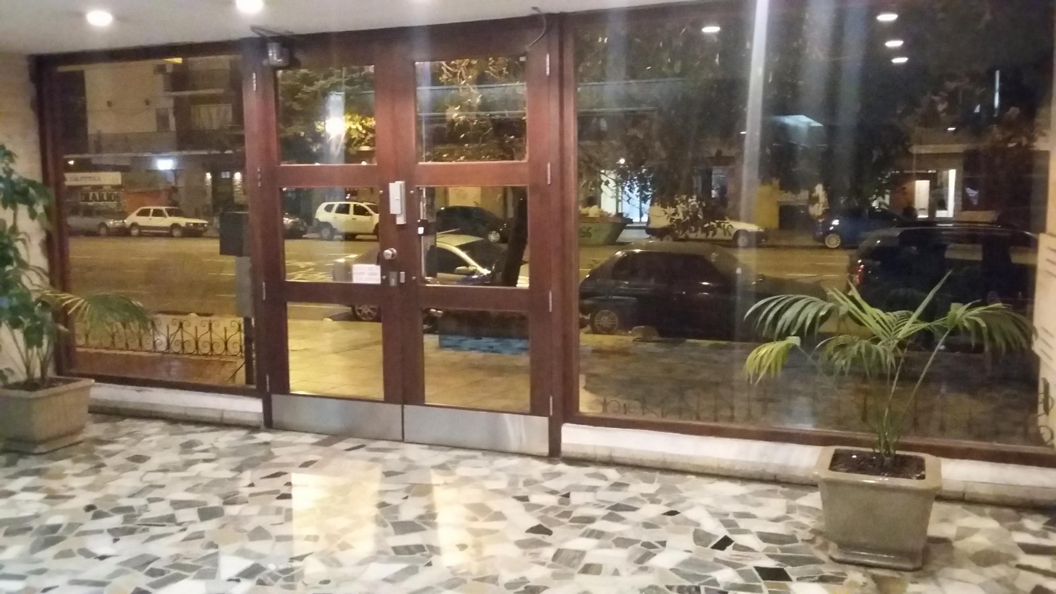 DEPTO 2 AMB EN VENTA - AV COLON AL 1800 - CENTRO - MAR DEL PLATA - BS AS