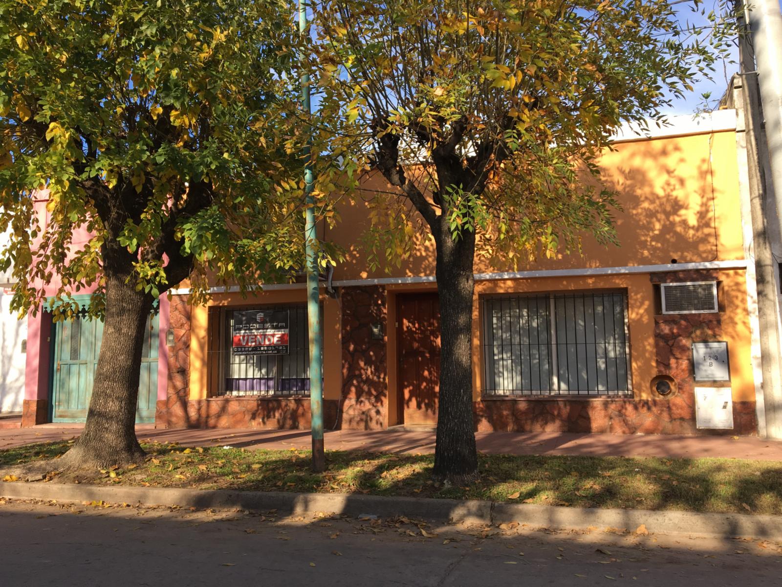 CASA EN VENTA - COLOMBRES 123 - BARADERO - BUENOS AIRES