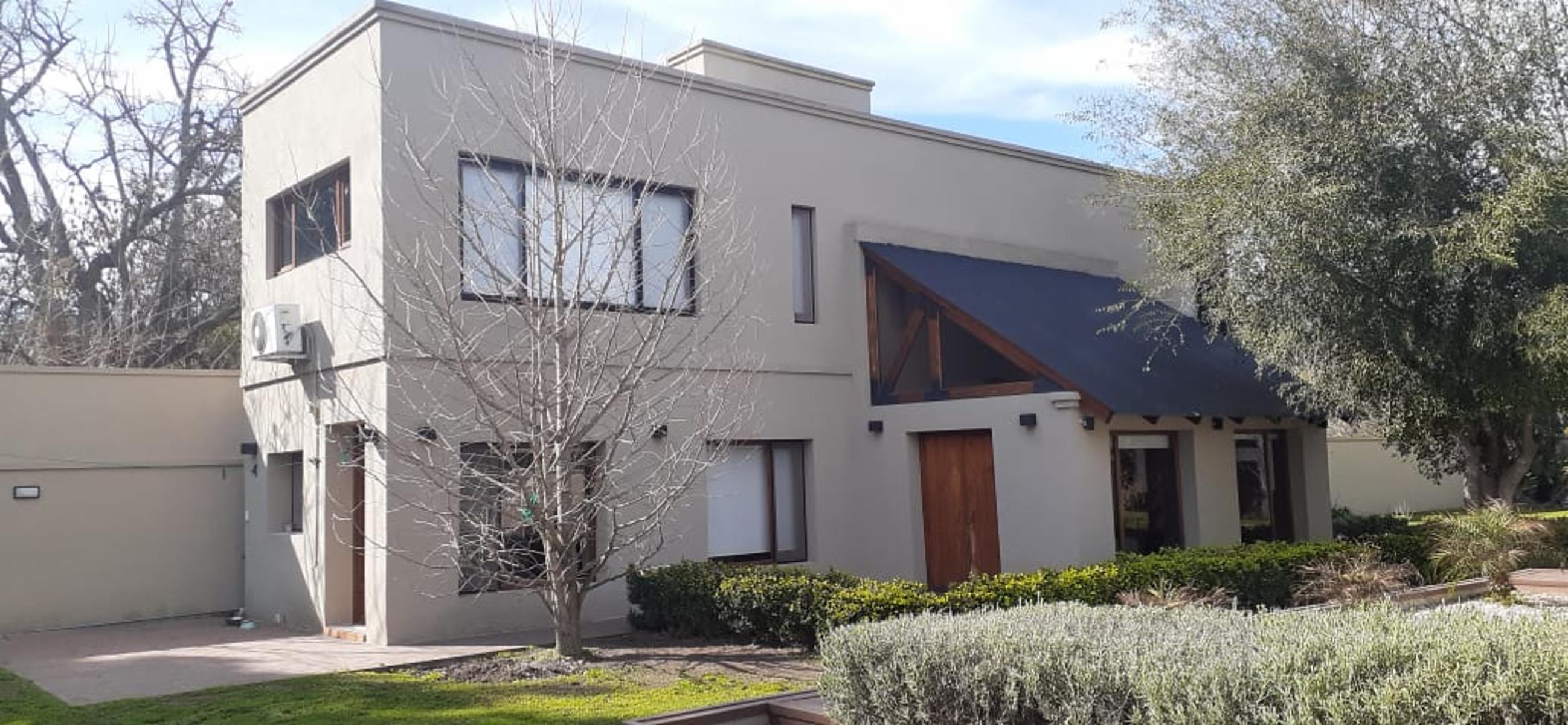 Excelente Propiedad EN VENTA - PEDERIVA E/ ROCA Y ANDRADE - BARRIO LOS TRONCOS - BARADERO - BS AS — foto 2