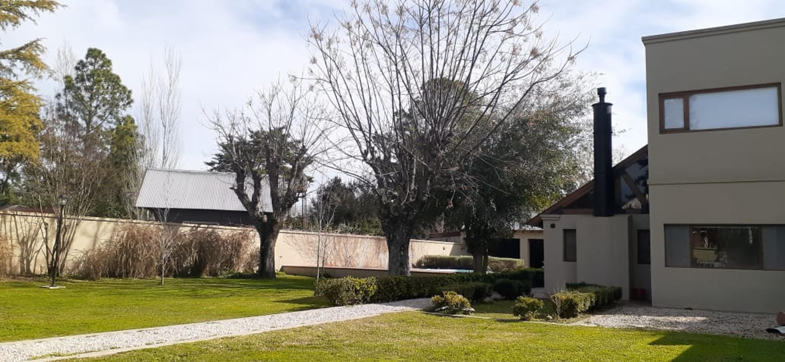 Excelente Propiedad EN VENTA - PEDERIVA E/ ROCA Y ANDRADE - BARRIO LOS TRONCOS - BARADERO - BS AS — foto 4