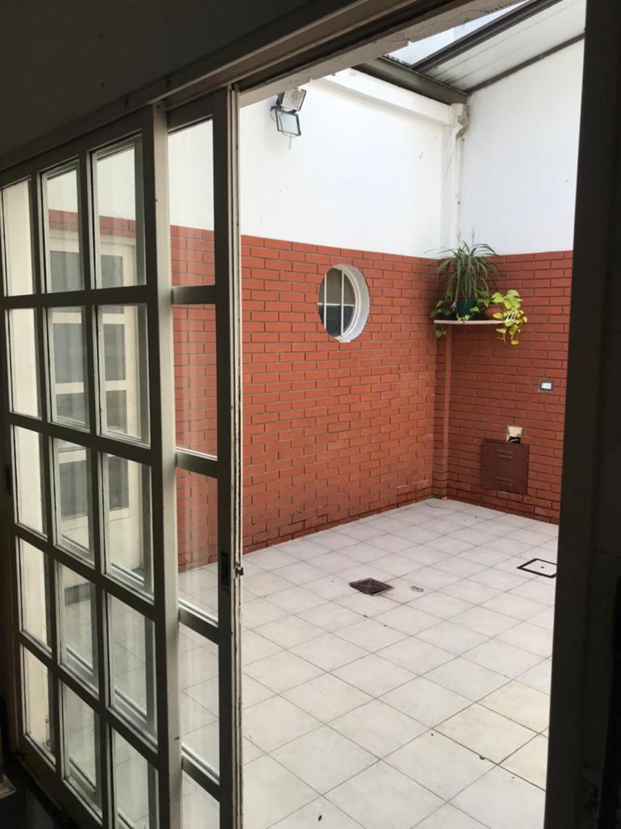 Balbastro 1600 casa de 4amb con cochera ,patio ,balcon, terraza ,muy buen estado ,luminosa — foto 12