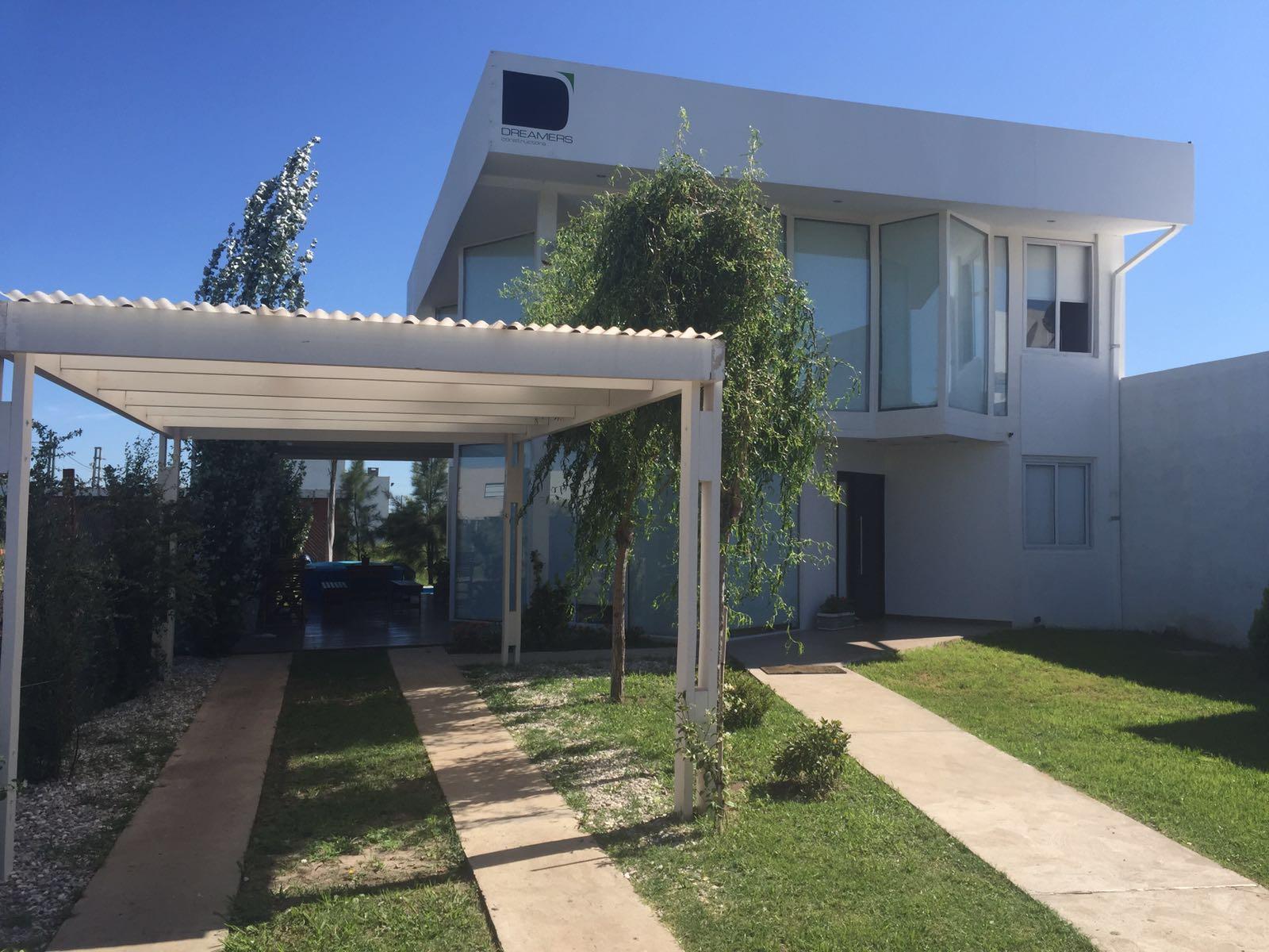 Importante casa de 3 dorm. Roldan 5 ambientes - 3 dormitorios - 3 baños - 2 cocheras Av. de las Libertades , z/Tierra de Sueños 2, Roldán 250 m2, 165 m2 cubiertos, Año de Construcción: 2015 — foto 10