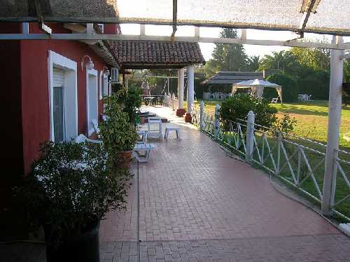 SE VENDE IMPORTANTE PROPIEDAD EN TORTUGUITAS SOBRE 3200M2 DE TERRENO - 4