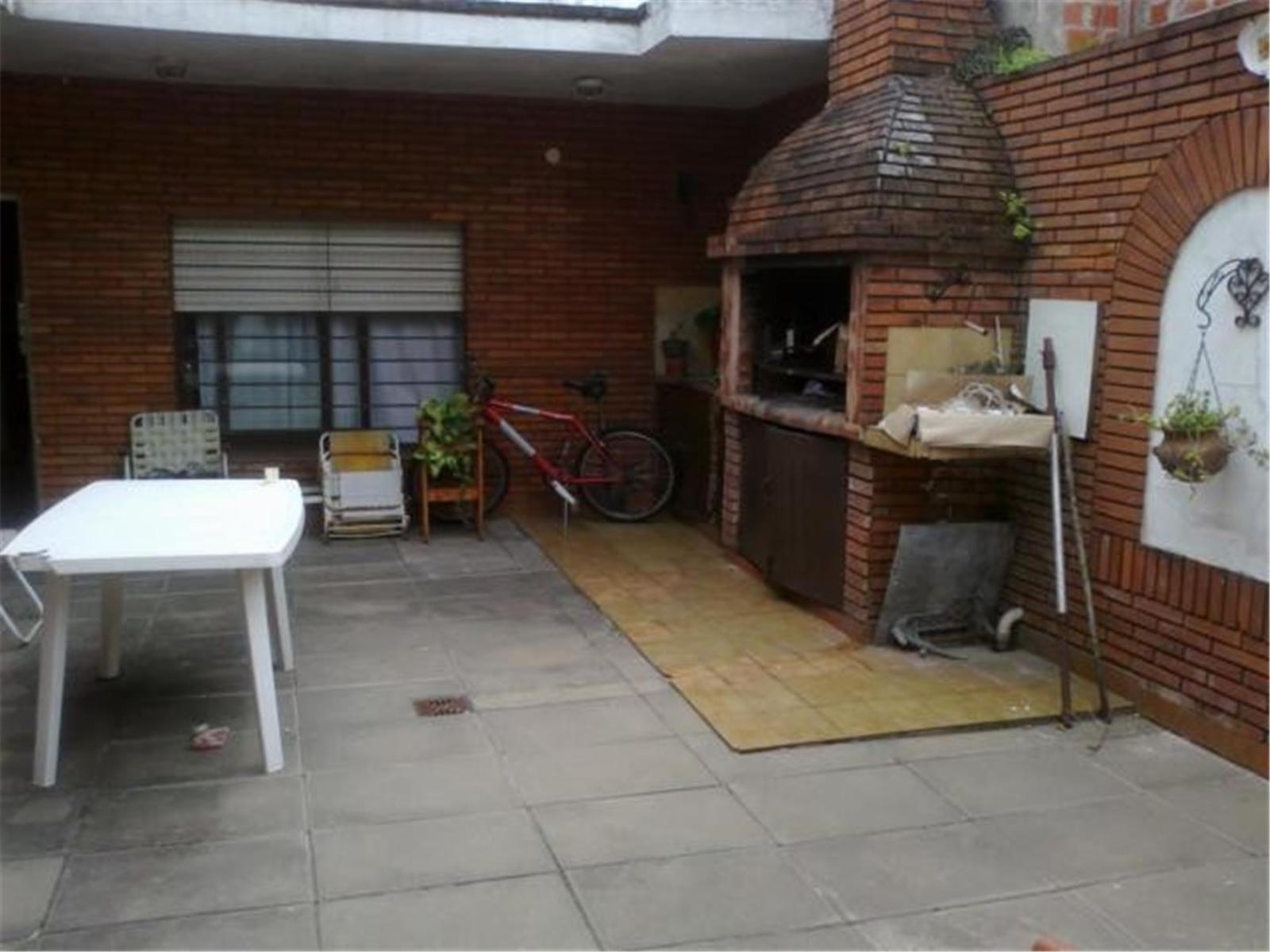 SE VENDE MUY LINDA PROPIEDAD DE 4 AMBIENTES EN VILLA BALLESTER. LOTE PROPIO. — foto 9