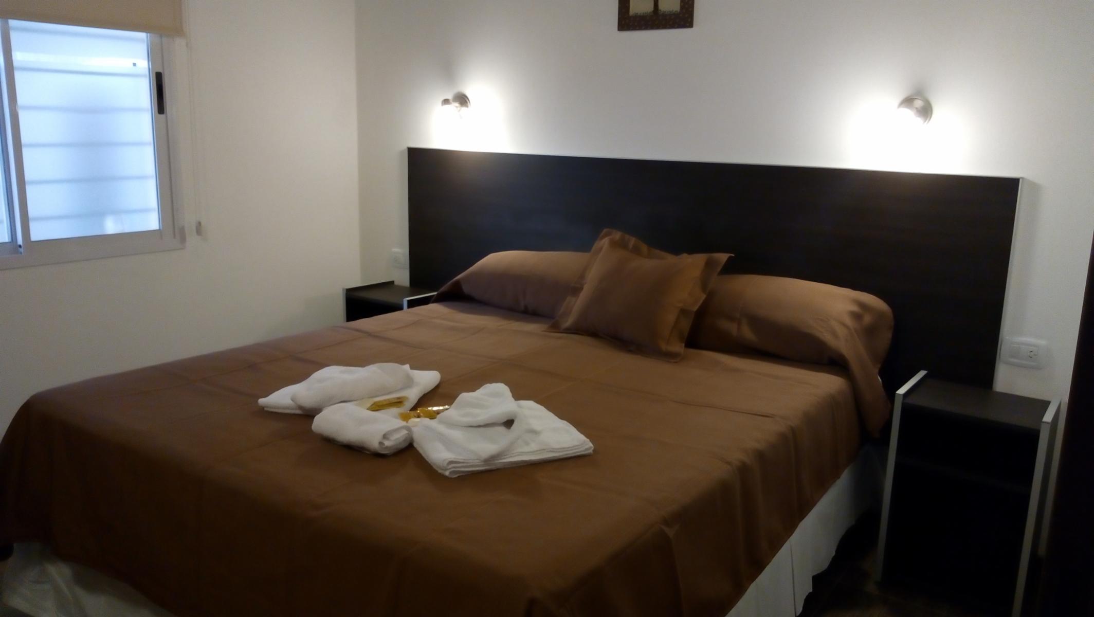 Se vende excelente propiedad comercial en el centro de la Villa de Merlo. - 1