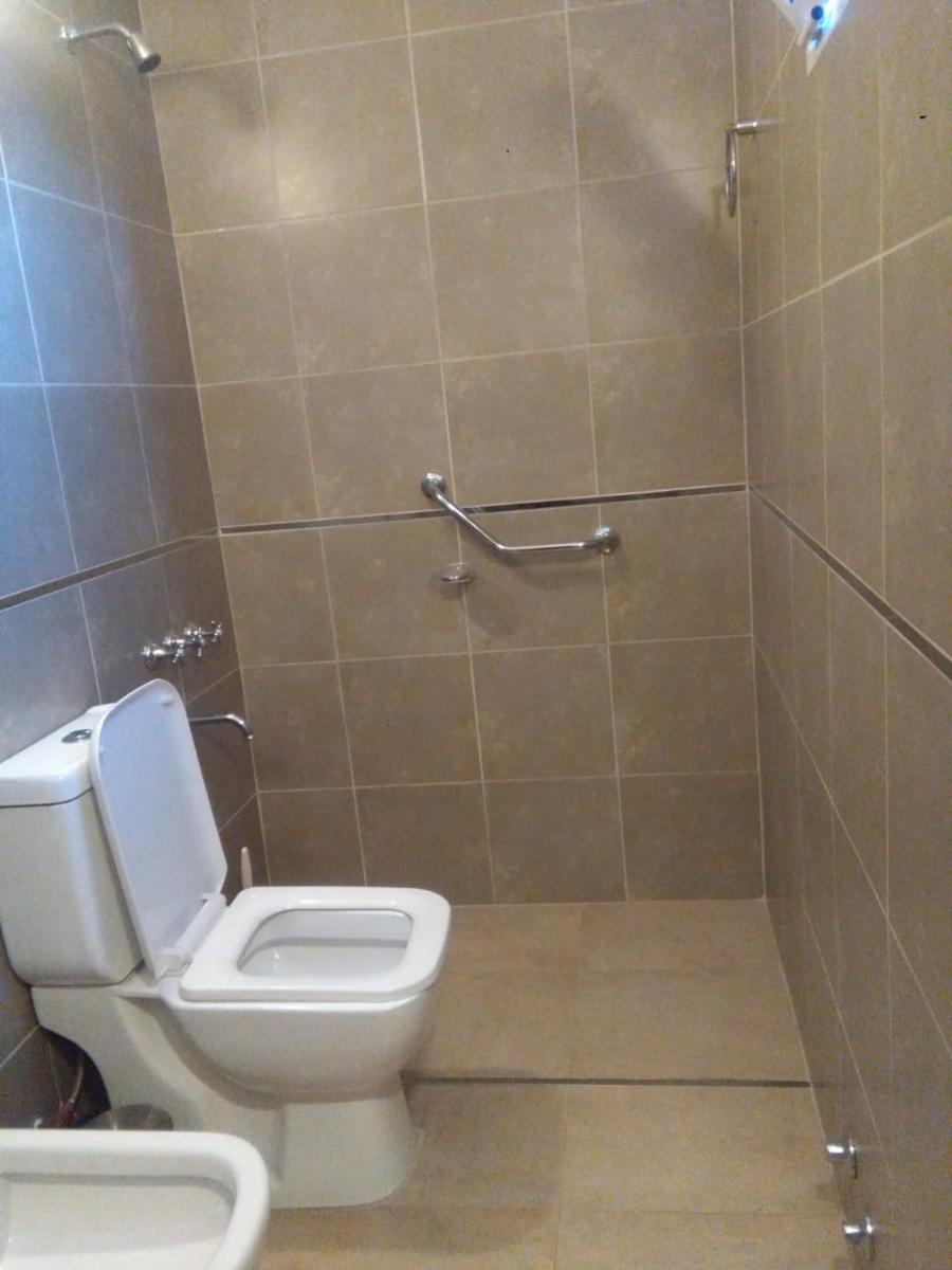 Se vende excelente propiedad comercial en el centro de la Villa de Merlo. - 9
