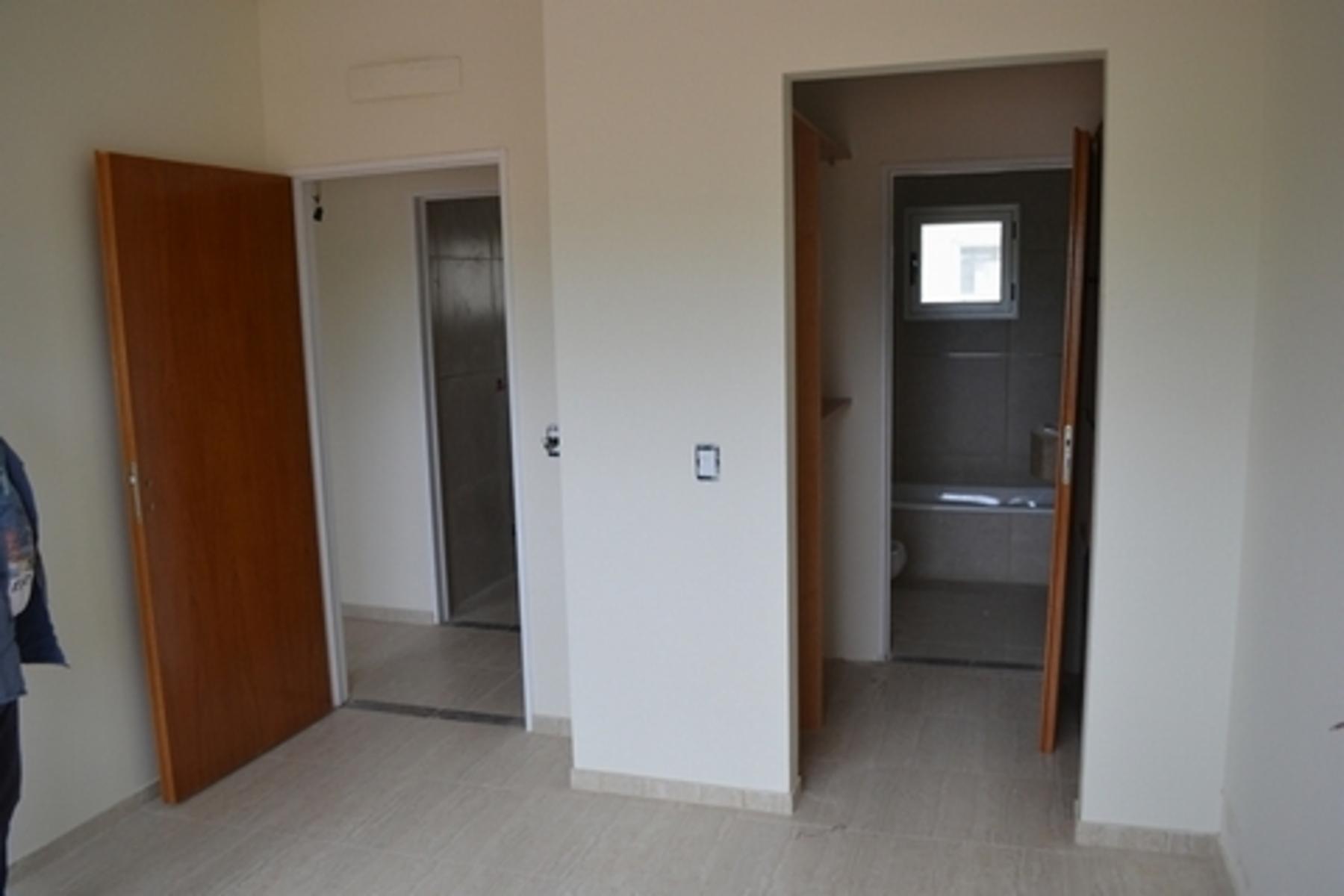 Se Vende Depto en Duplex 2 Amb C/cochera Vista Al Hacoaj — foto 4