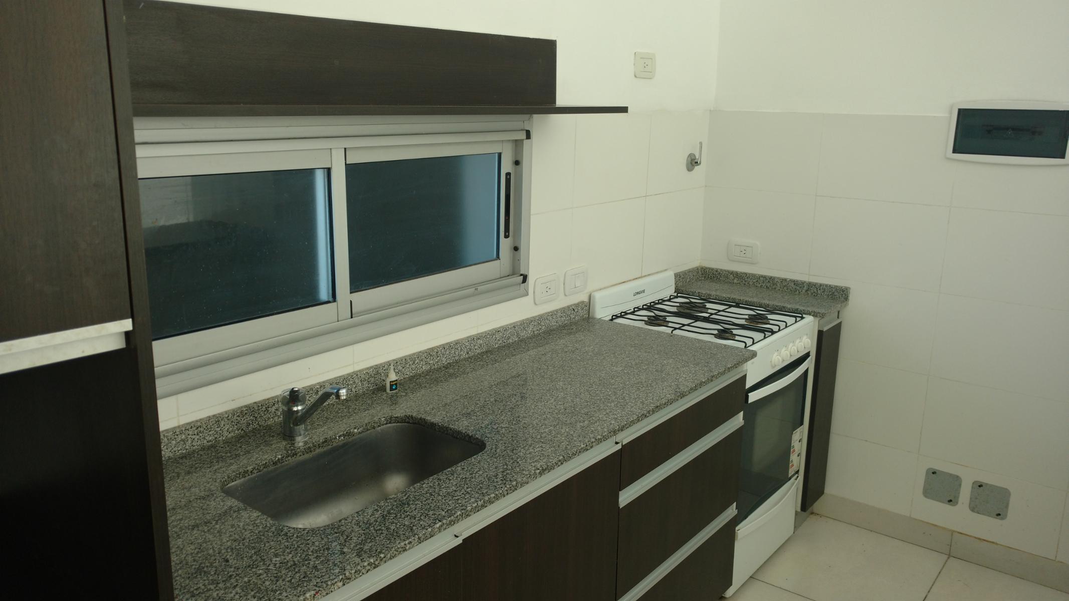 SE VENDE MUY LINDO DEPTO. DE 2 AMBIENTES CON DOBLE COCHERA. EXCELENTE OPORTUNIDAD — foto 5