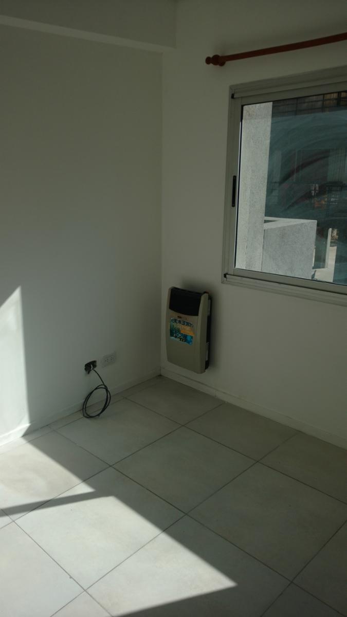 SE VENDE MUY LINDO DEPTO. DE 2 AMBIENTES CON DOBLE COCHERA. EXCELENTE OPORTUNIDAD — foto 6