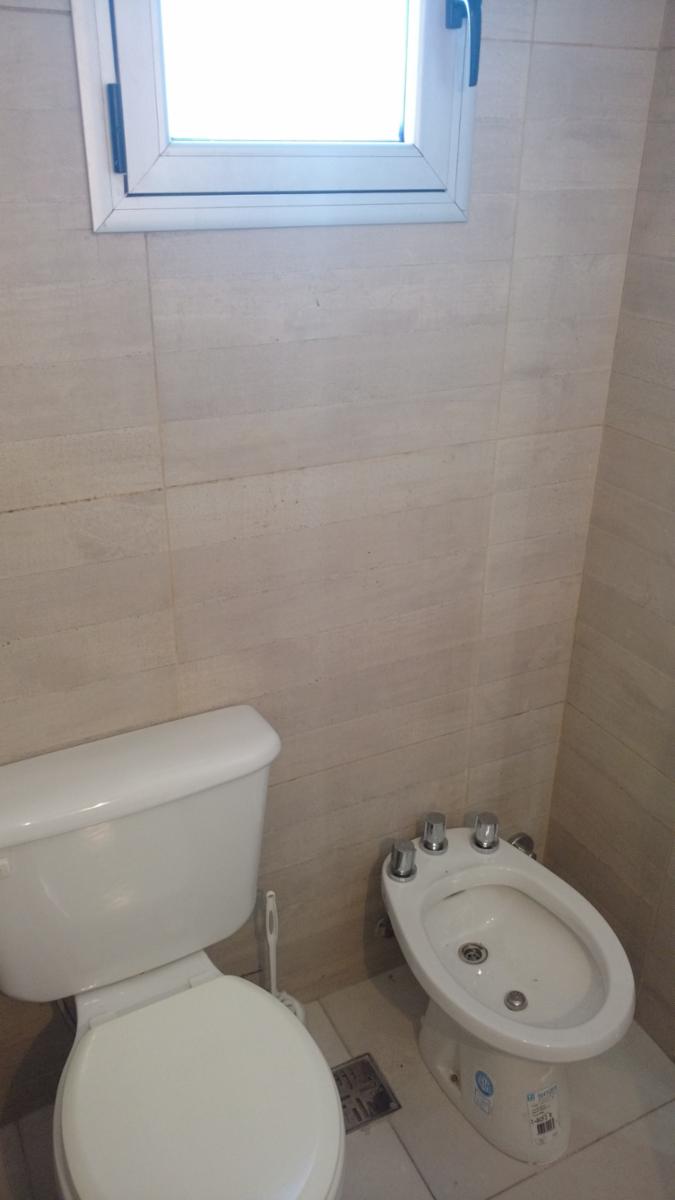SE VENDE MUY LINDO DEPTO. DE 2 AMBIENTES CON DOBLE COCHERA. EXCELENTE OPORTUNIDAD — foto 9