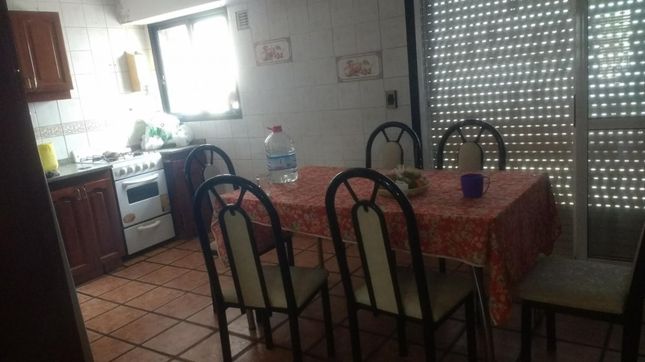 Se Vende Excelente Propiedad en San Martin A metros de Estacion OPORTUNIDAD — foto 2