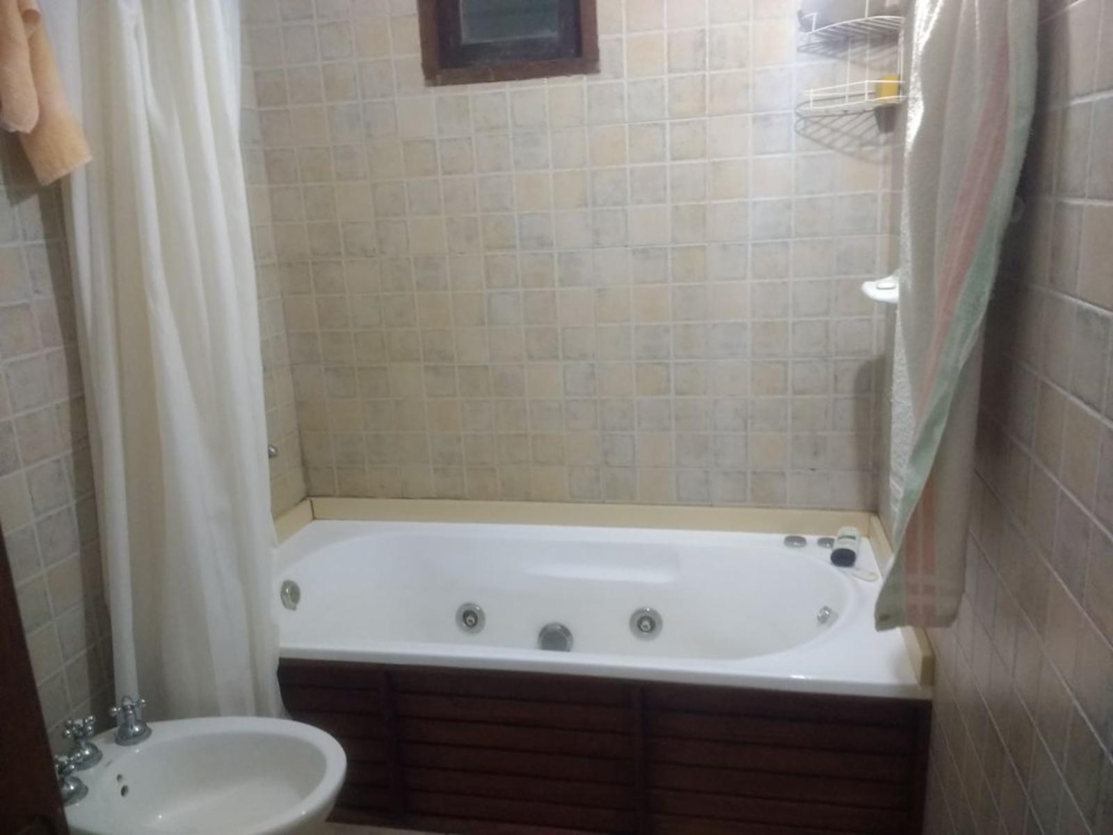 SE VENDE EXCELENTE CASA EN SANTA TERESITA EN LOTE PROPIO — foto 7