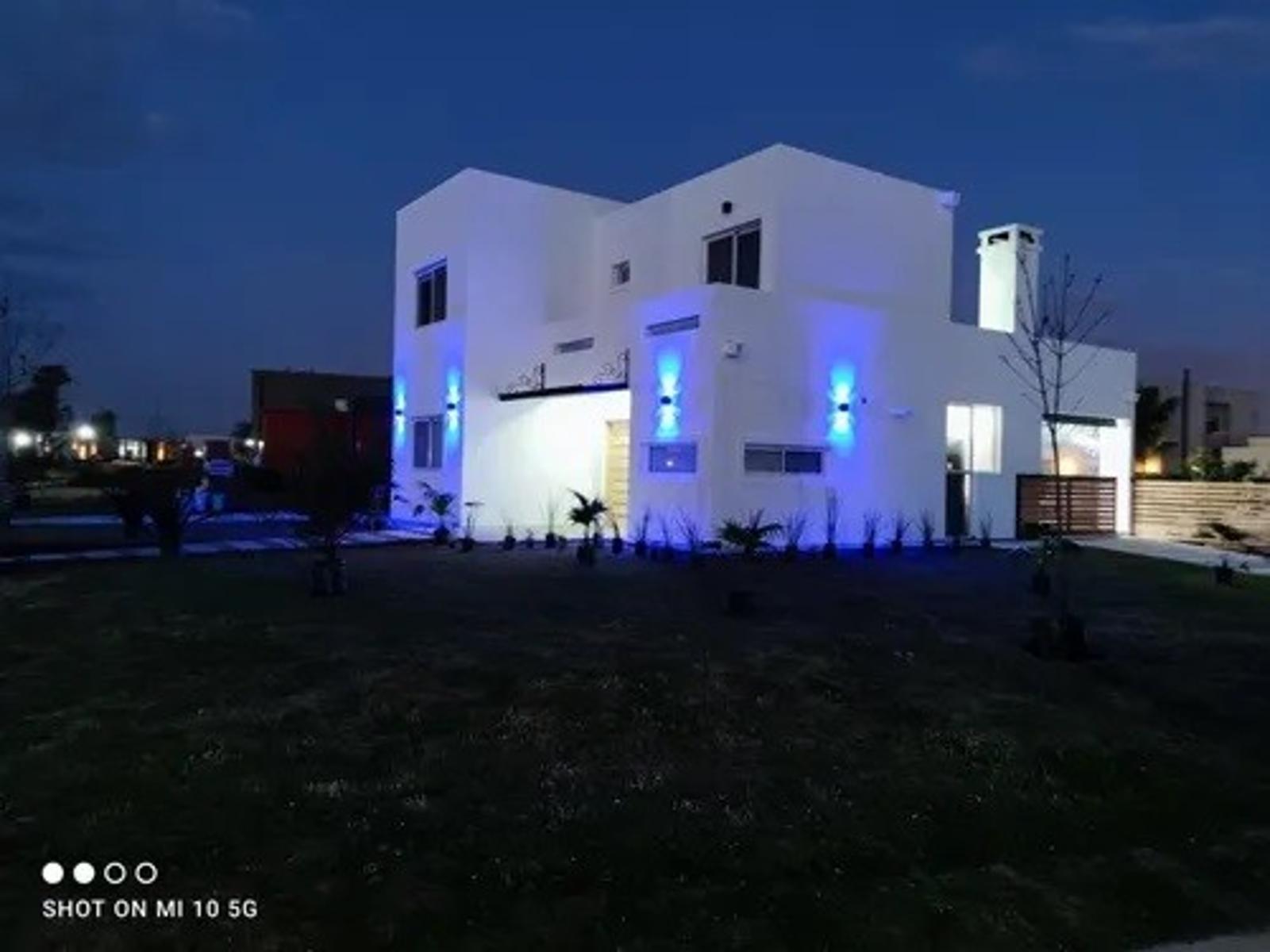 Se Vende Hermosa Casa en Barrio San Eduardo Pilar del Este Totalmente Equipada — foto 2