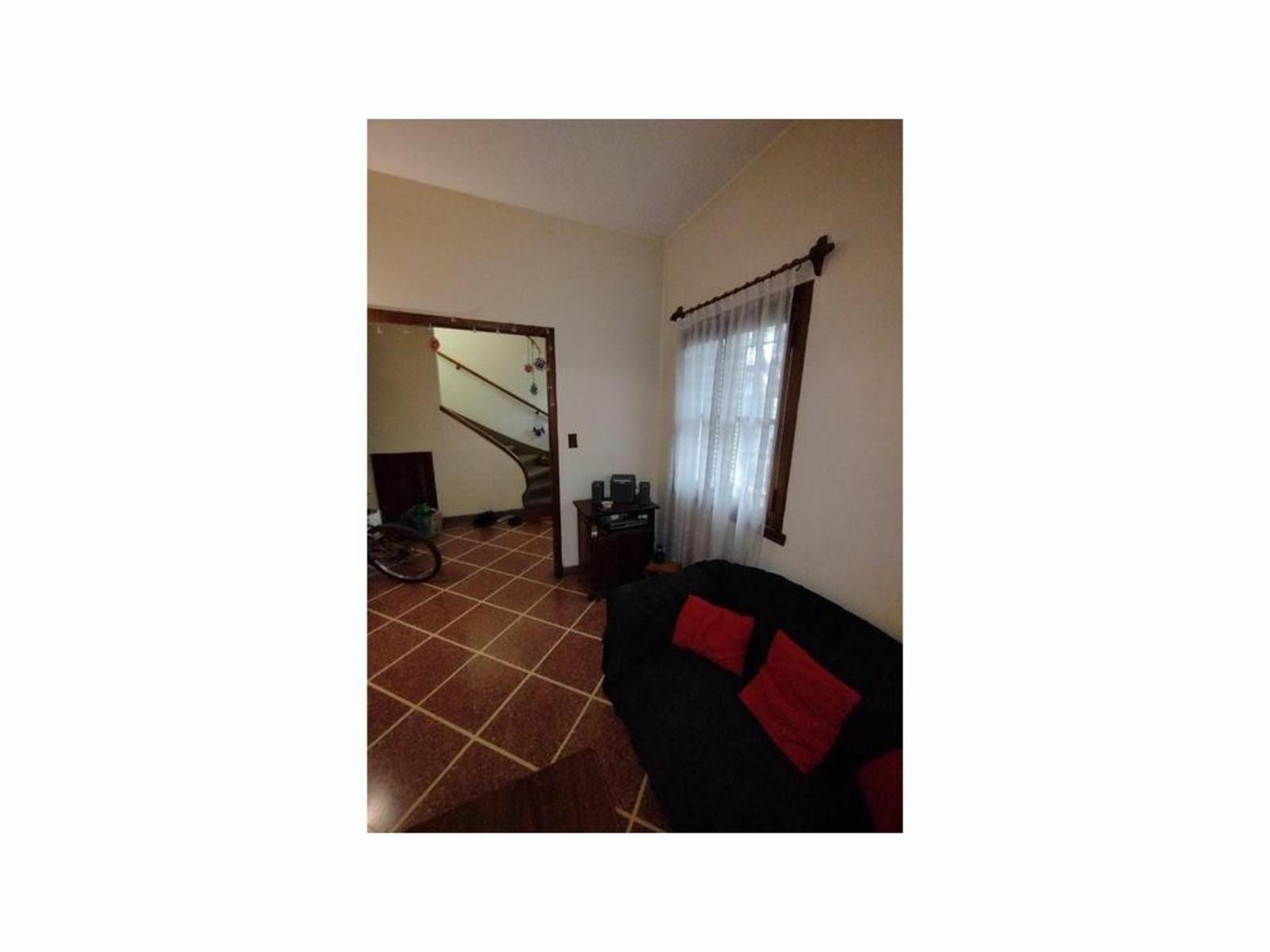 Se Vende Excelente Chalet de 4 Ambientes en Lote Propio en Olivos Golf — foto 5