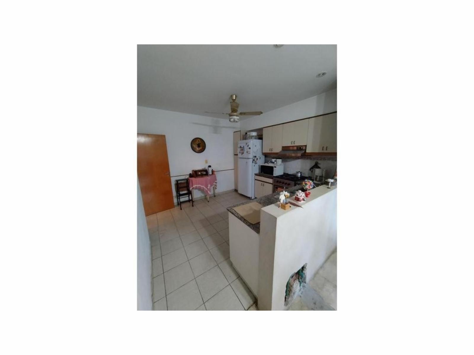 Se Vende Amplio Depto. de 2 Ambientes en Olivos. Planta Baja Con Jardin — foto 8