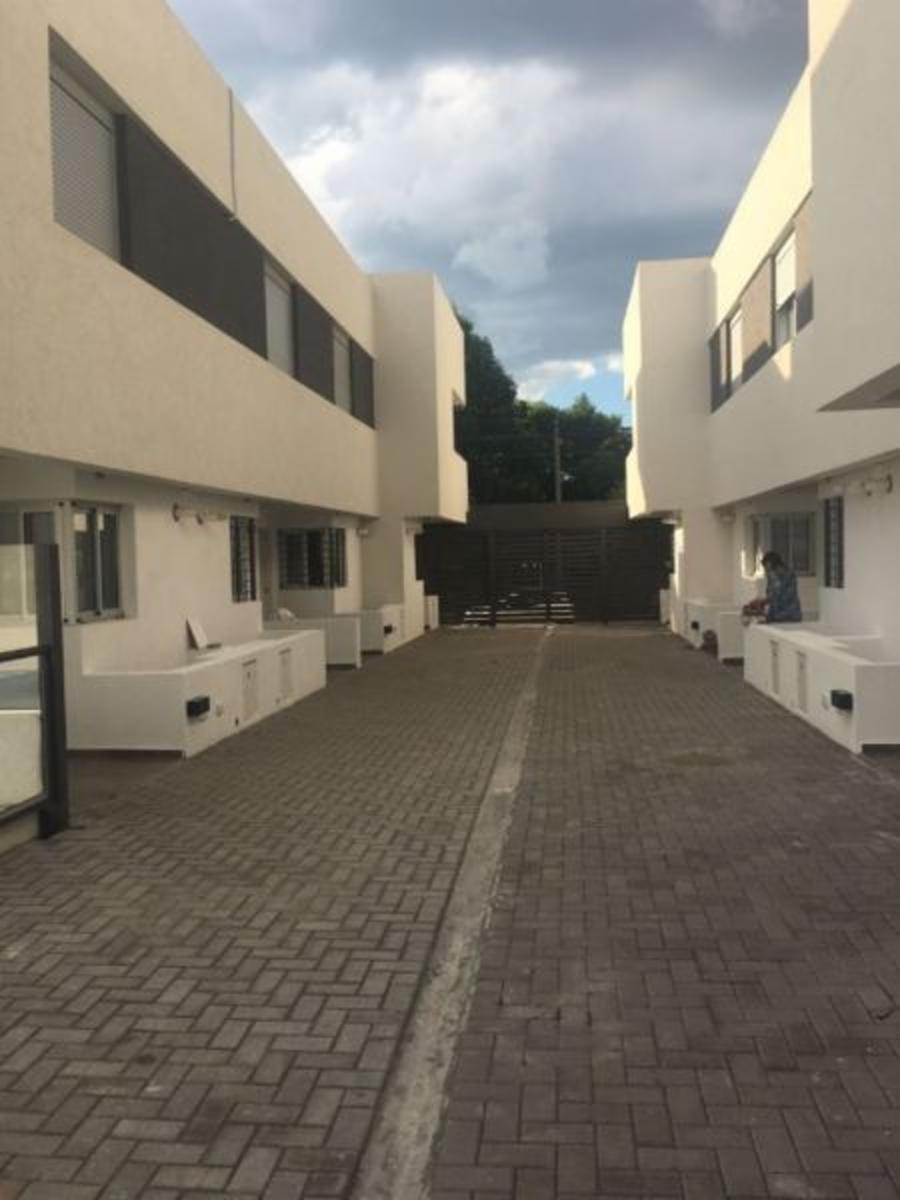 VENTA DE DUPLEX A ESTRENAR A METROS DEL LAGO SAN ROQUE. PRIMERA CATEGORIA. — foto 2