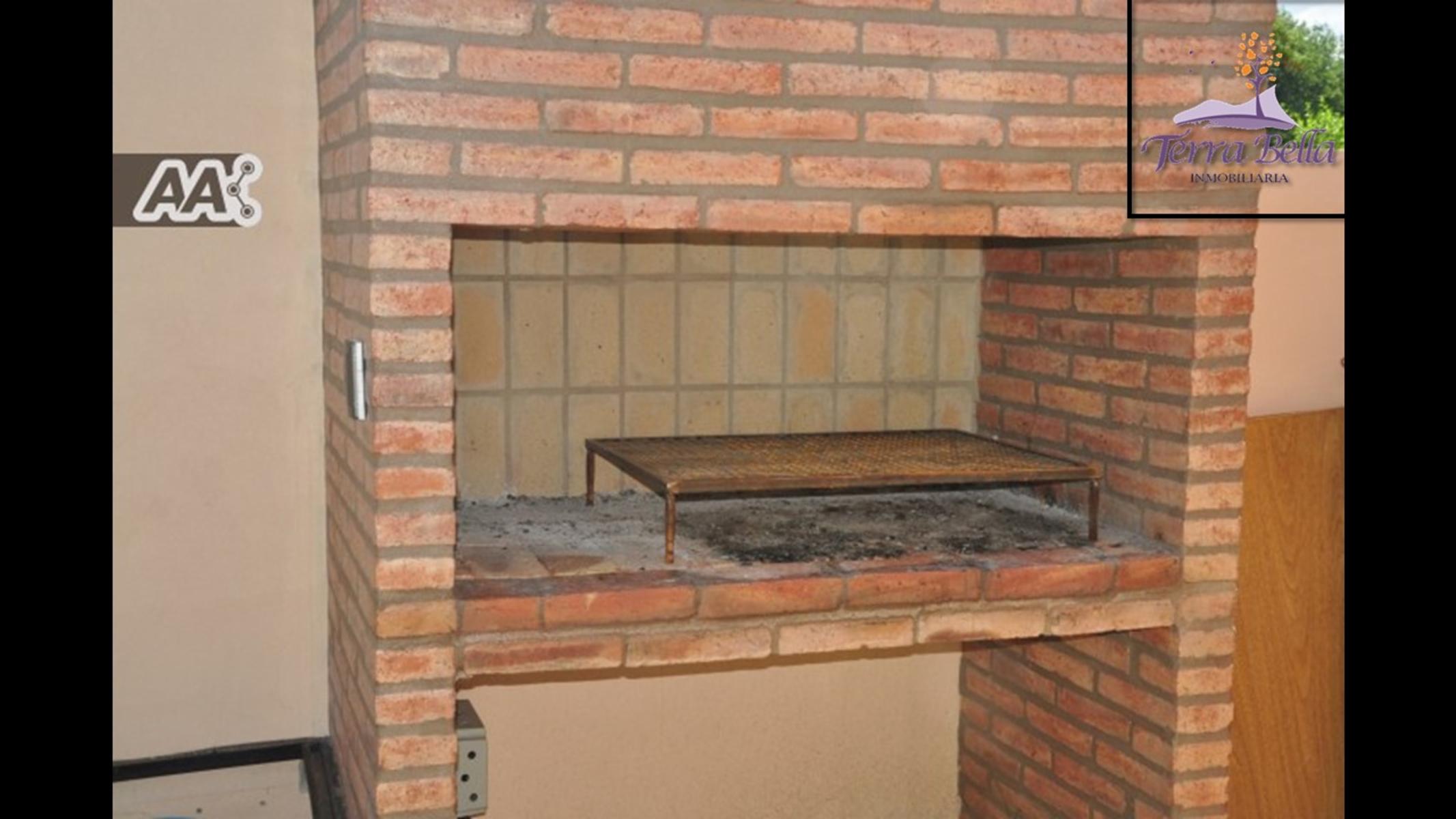 OPORTUNIDAD VENTA DE 3 CASAS MÁS UN DEPARTAMENTO CON PATIO - PILETA - COCHERA.