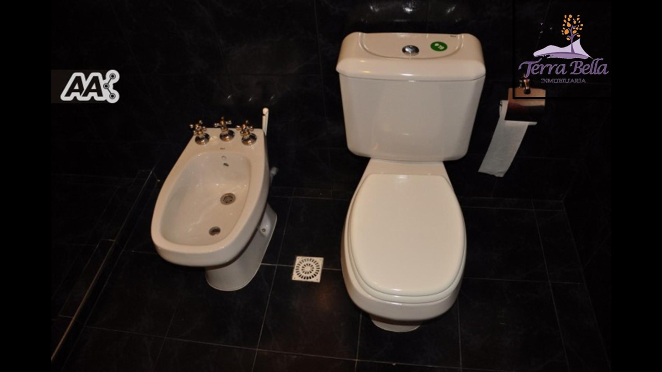 OPORTUNIDAD VENTA DE 3 CASAS MÁS UN DEPARTAMENTO CON PATIO - PILETA - COCHERA. — foto 14