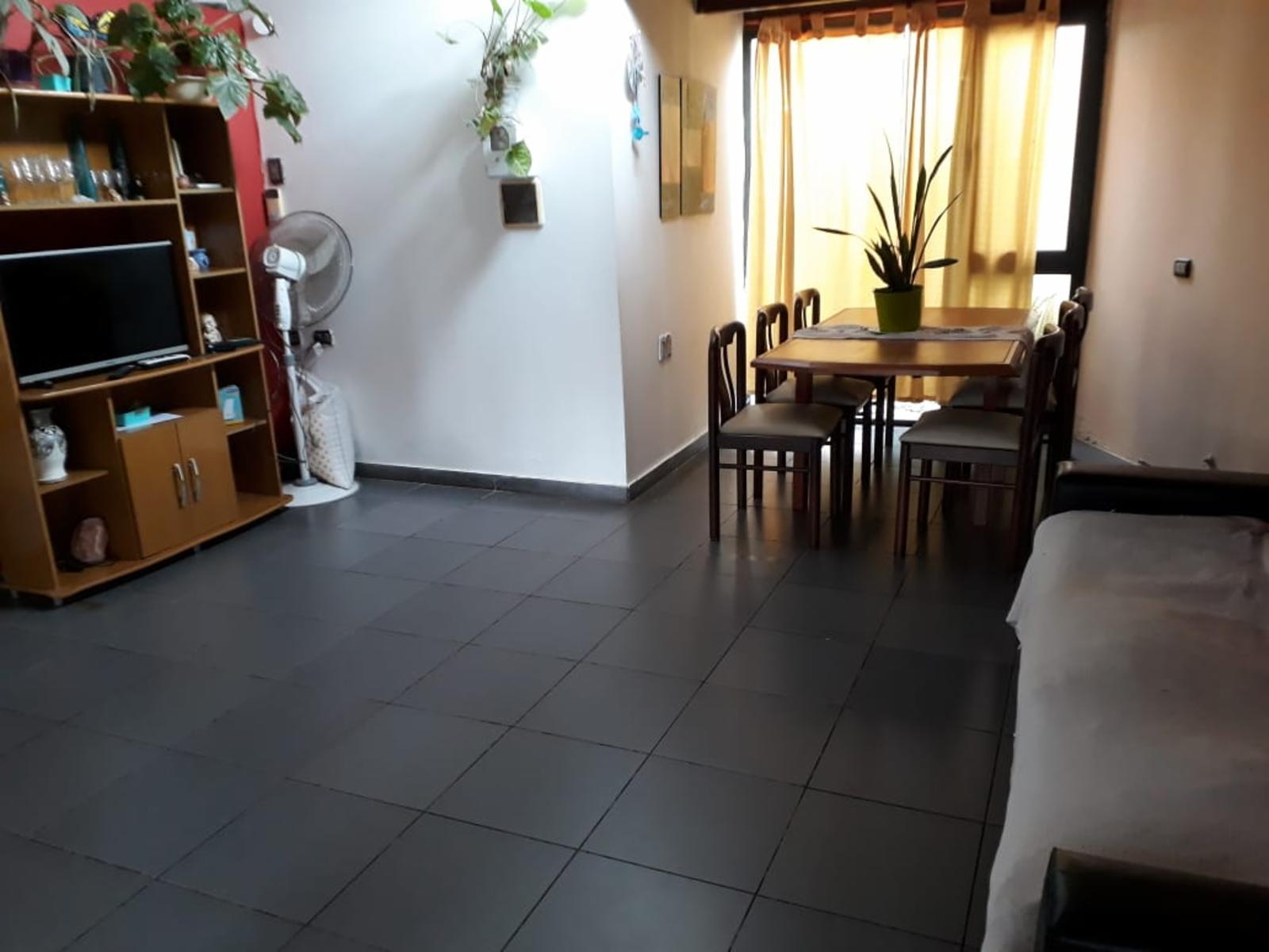 CHALET AMPLIO Y COMODO CON PATIO. COCHERA. PILETA. — foto 5