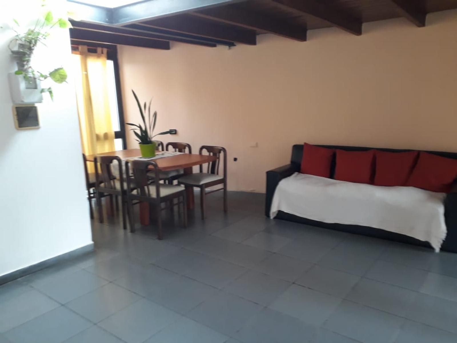 CHALET AMPLIO Y COMODO CON PATIO. COCHERA. PILETA. — foto 6