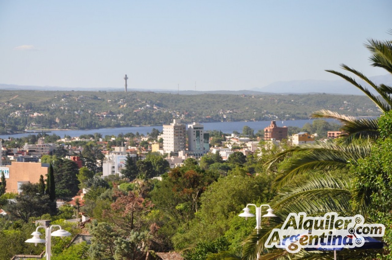 COMPLEJO DE DEPTOS CON ESPECTACULAR VISTA PANORAMICA. UN DORMITORIO. COCHERA. PISCINA. SOLARIUM. EQUIPAMIENTO FULL. A 5 MINUTOS DEL CENTRO DE CARLOS PAZ - 7