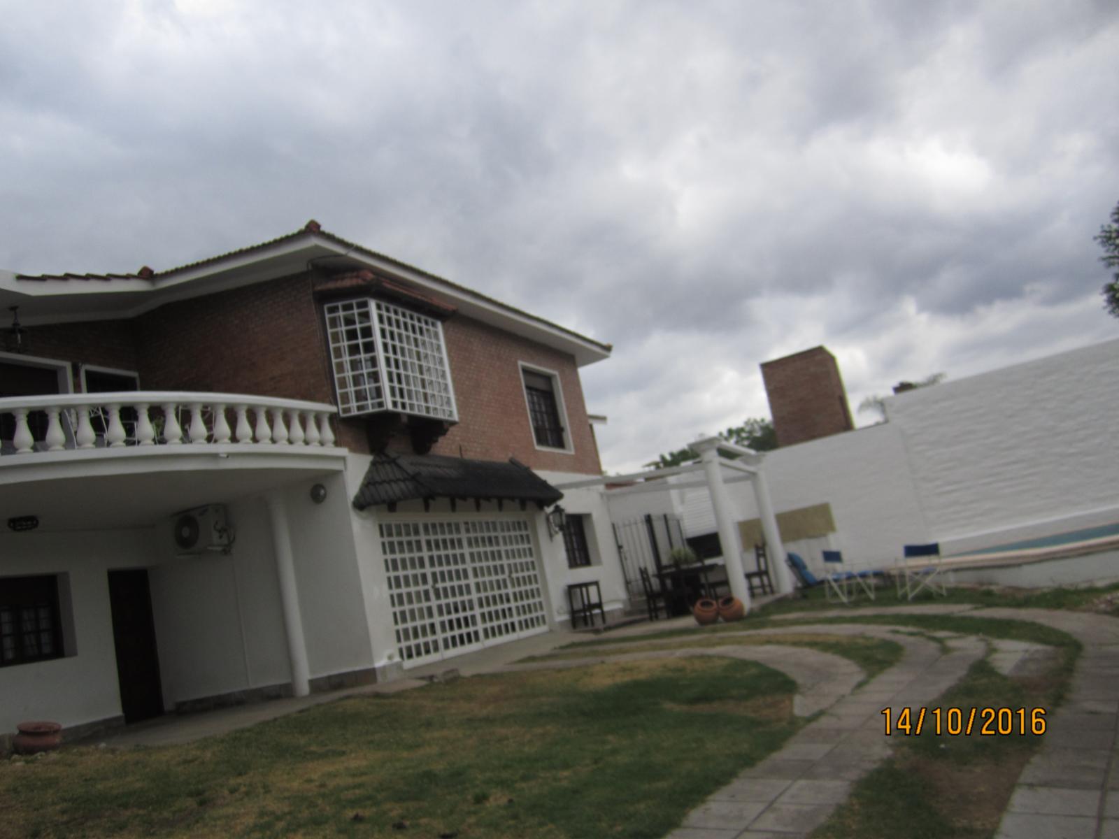 CASA COMODA PARA 6 PERSONAS, CON COCHERA, PATIO.. PILETA. A 5 CUADRAS DEL CENTRO — foto 5
