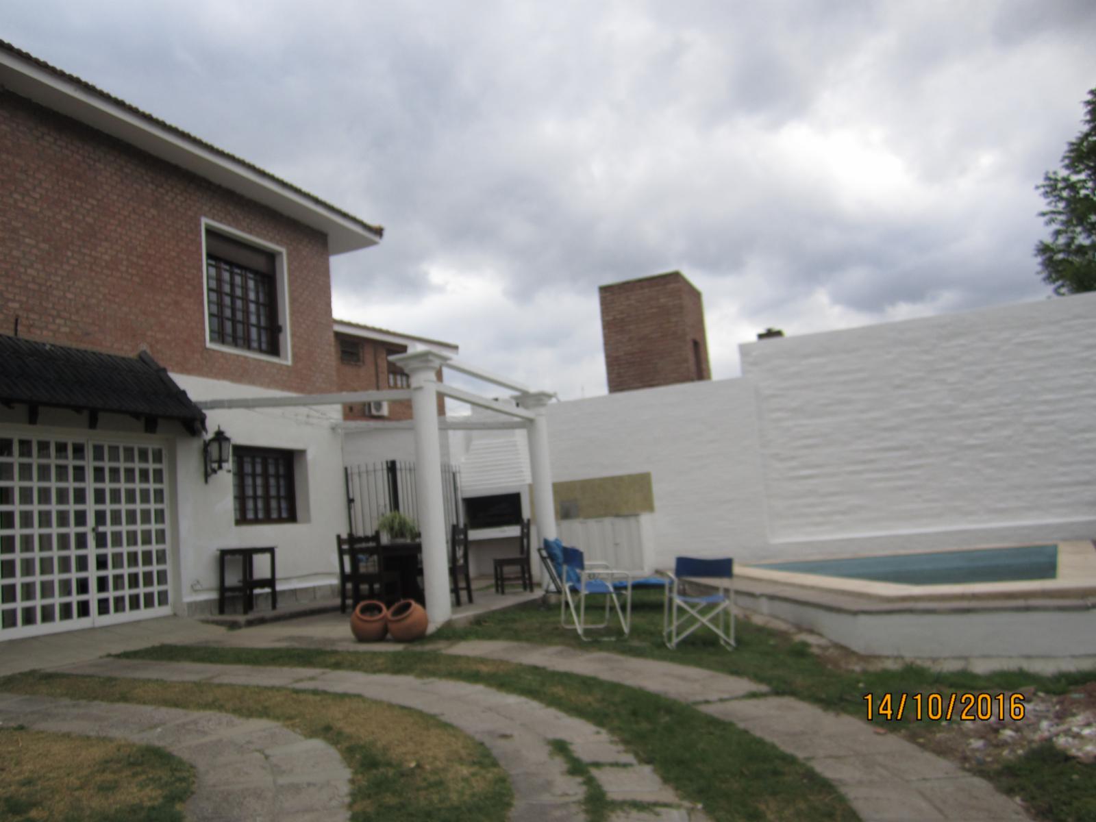 CASA COMODA PARA 6 PERSONAS, CON COCHERA, PATIO.. PILETA. A 5 CUADRAS DEL CENTRO — foto 6