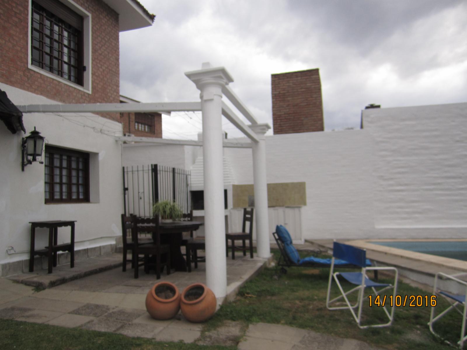 CASA COMODA PARA 6 PERSONAS, CON COCHERA, PATIO.. PILETA. A 5 CUADRAS DEL CENTRO — foto 11