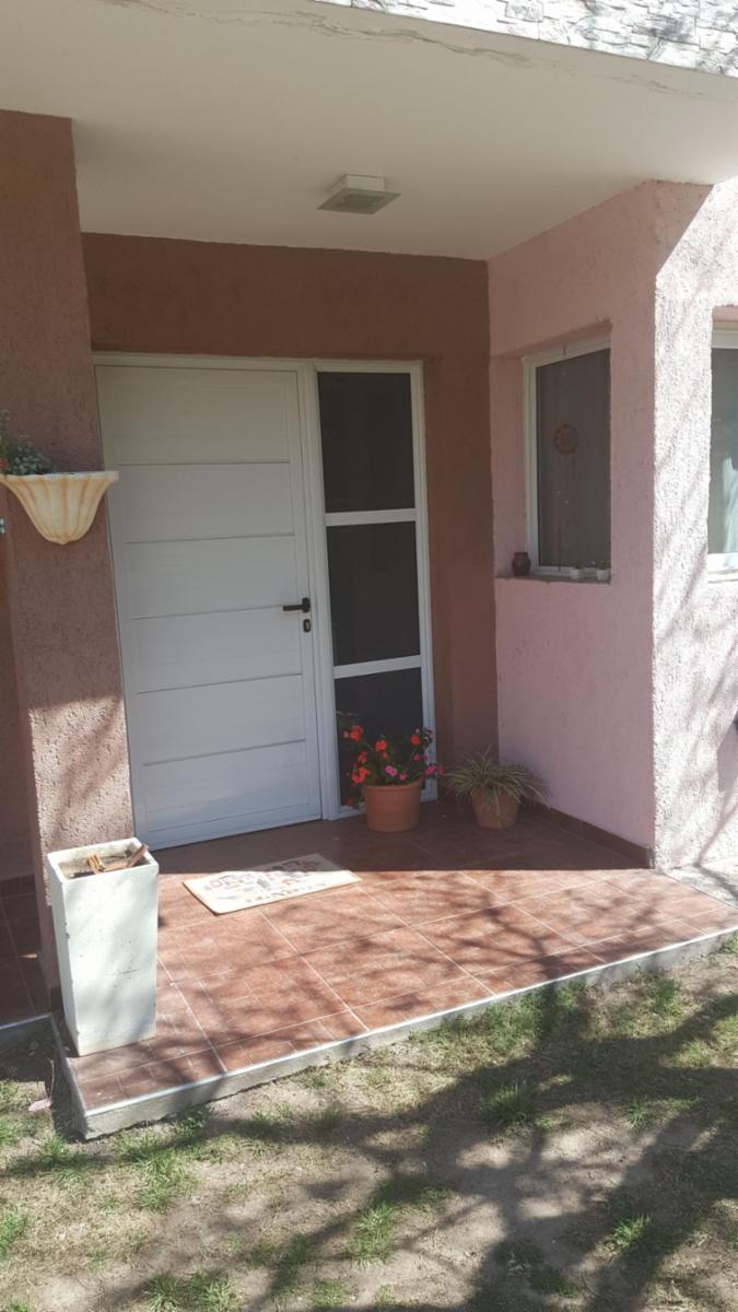 MUY LINDO CHALET EN BARRIO PRIVADO. PARQUE. PILETA. PARA 5/6 PERSONAS. BARRIO CON SEGURIDAD 24 HS