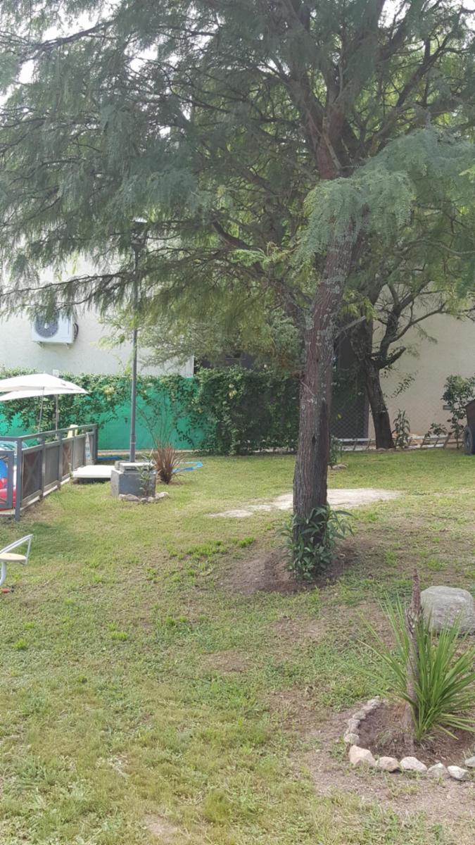 MUY LINDO CHALET EN BARRIO PRIVADO. PARQUE. PILETA. PARA 5/6 PERSONAS. BARRIO CON SEGURIDAD 24 HS — foto 4
