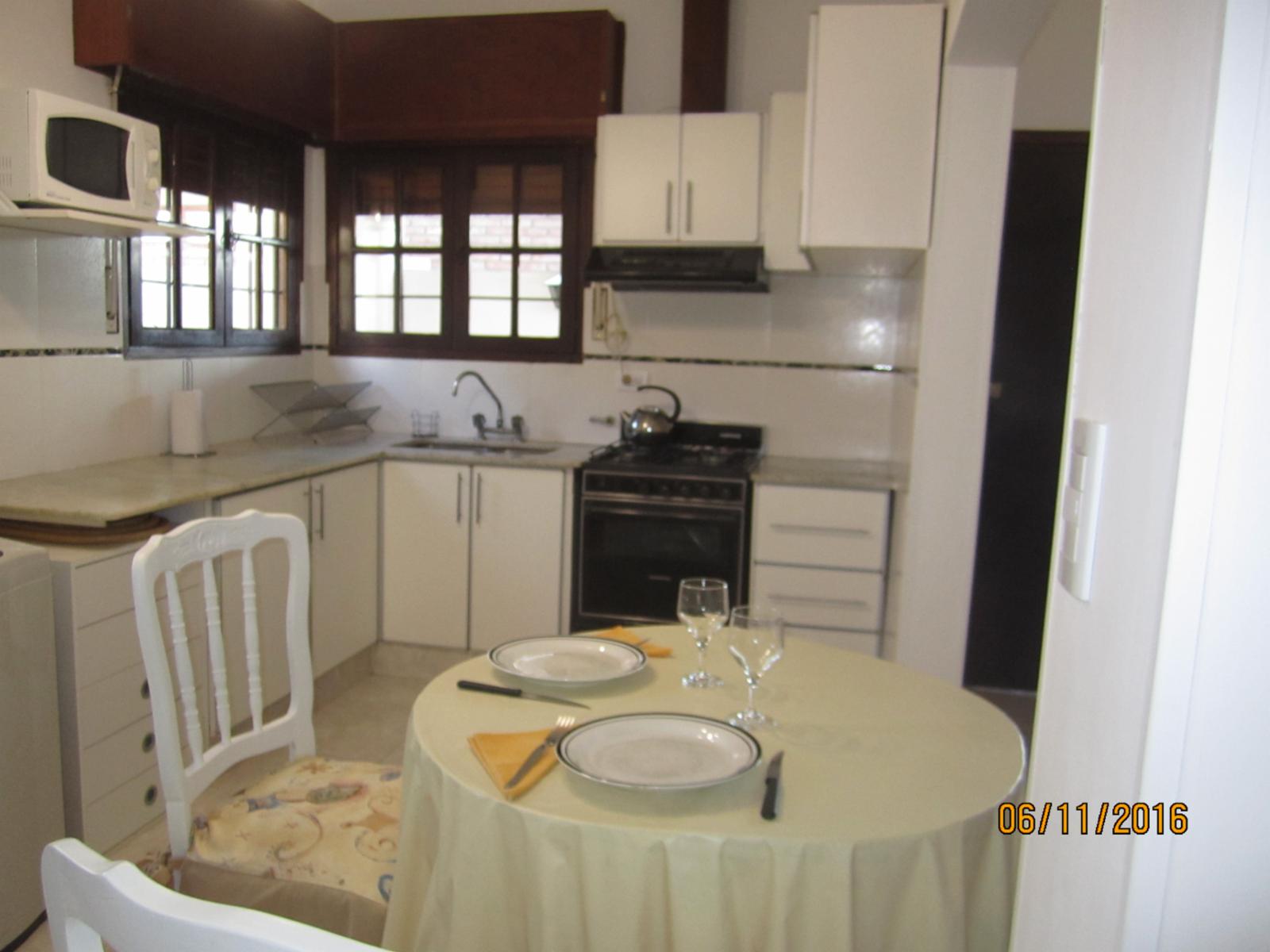 MONOAMBIENTE PROXIMO AL CENTRO. AMPLIO Y CONFORTABLE - 4