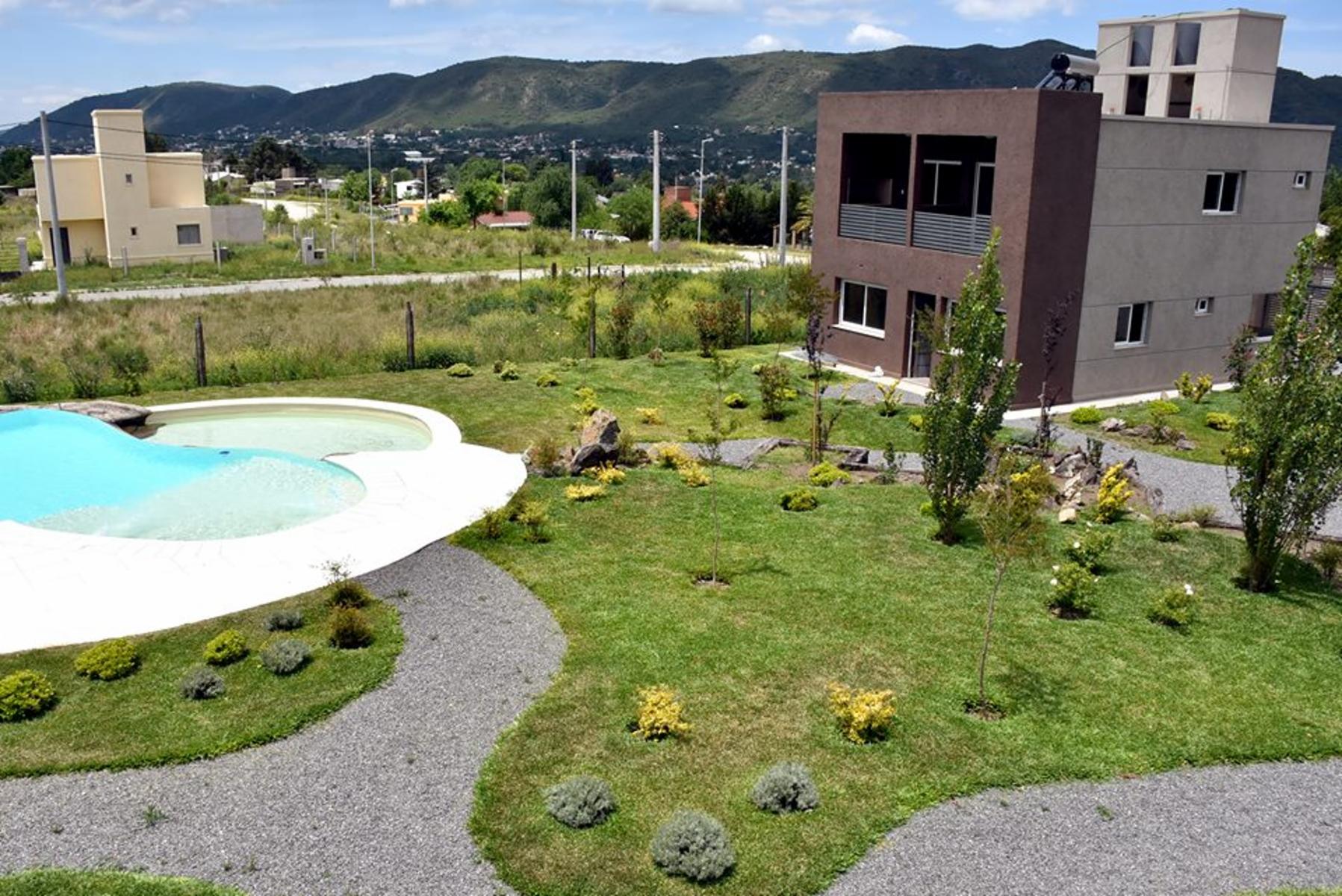 COMPLEJO TURISTICO. CON PARQUE. PILETA. VISTA A LA SIERRAS. - 13