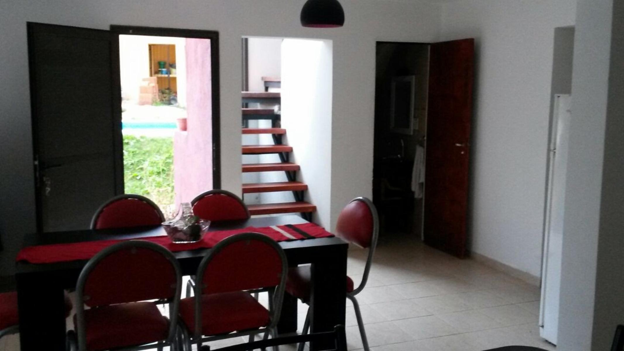 DOS CHALET MUY AMPLIOS . PARA 6-8 PERSONAS CADA UNO. CON PILETA. GALERIA. ASADOR. COCHERA. A 100 M. ETROS DEL RIO — foto 13