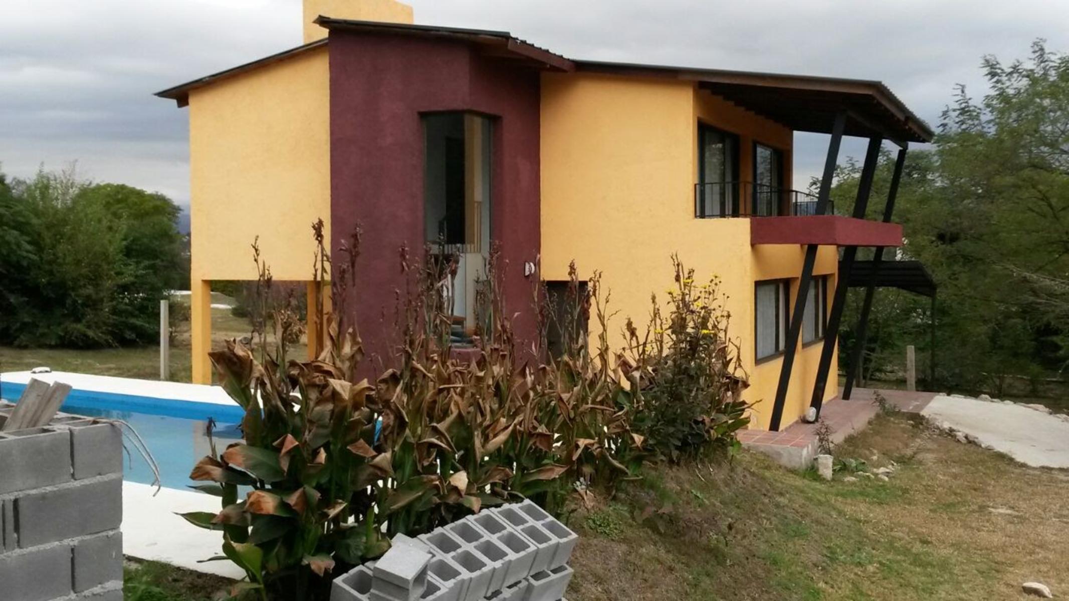 DOS CHALET MUY AMPLIOS . PARA 6-8 PERSONAS CADA UNO. CON PILETA. GALERIA. ASADOR. COCHERA. A 100 M. ETROS DEL RIO — foto 14